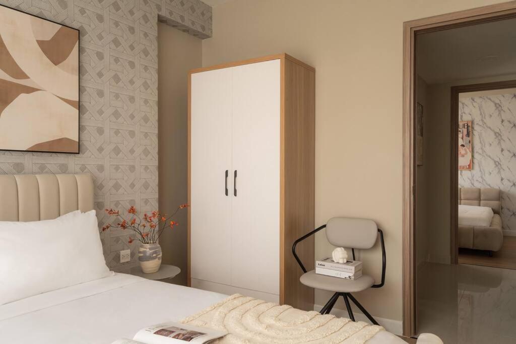 Majestic Minimalst Apartment *