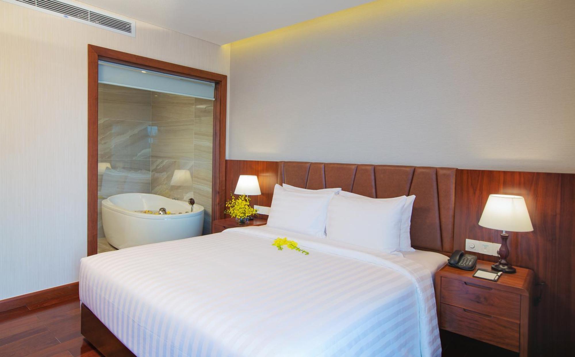 Hotel Orchids Saigon 4*