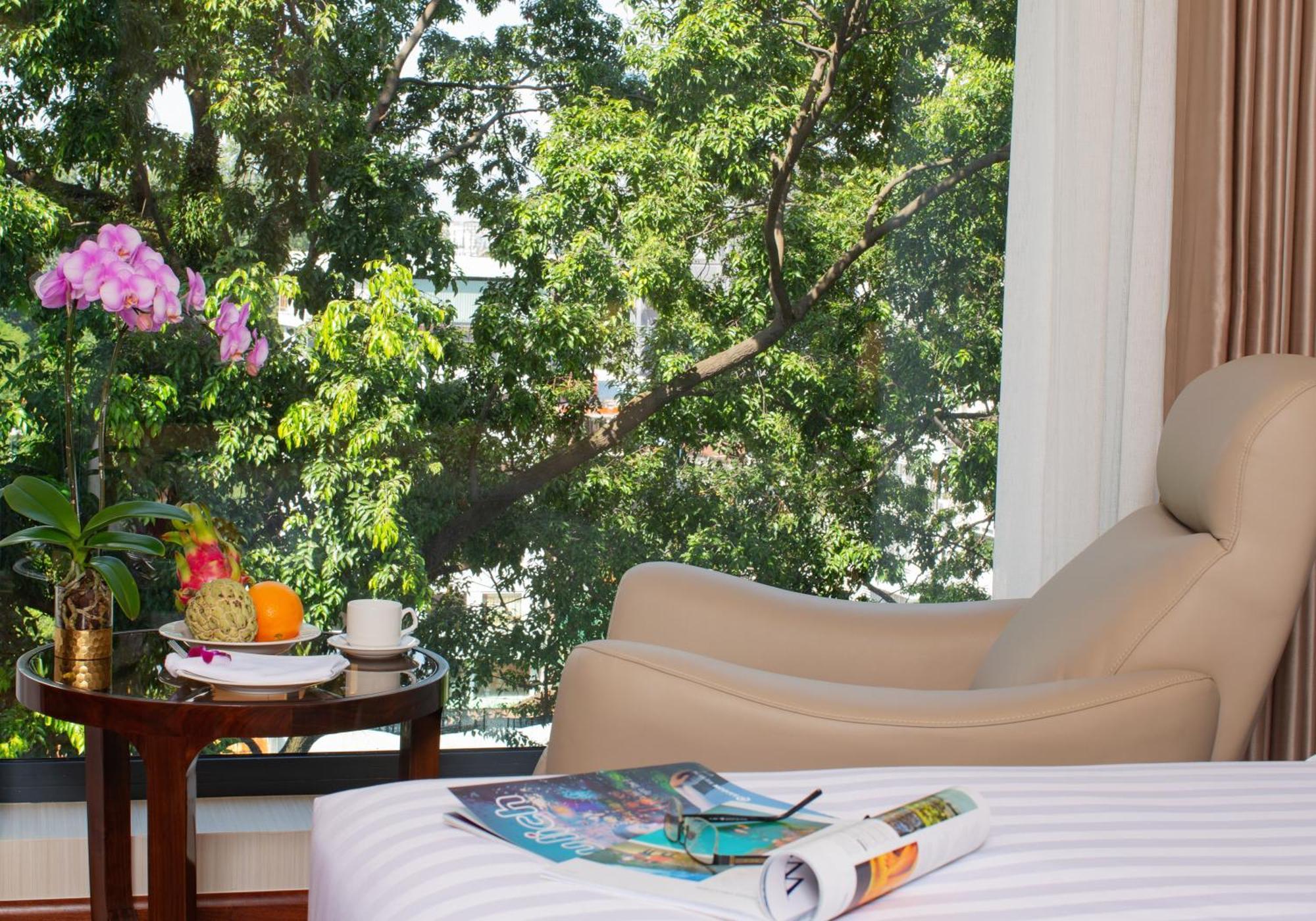 Orchids Saigon Hotel