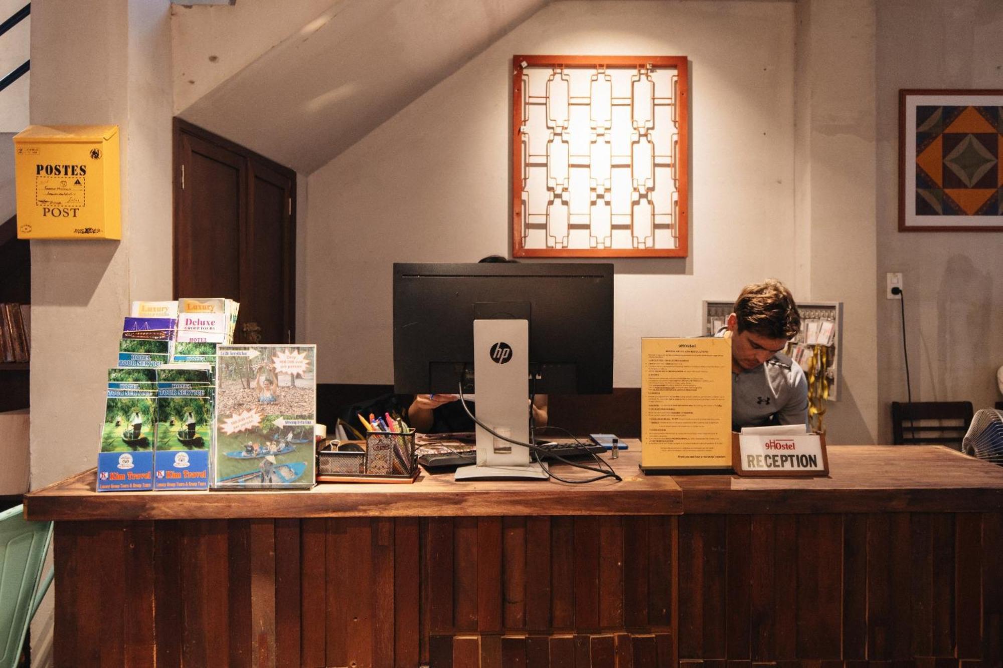 9 And Bar Hostel