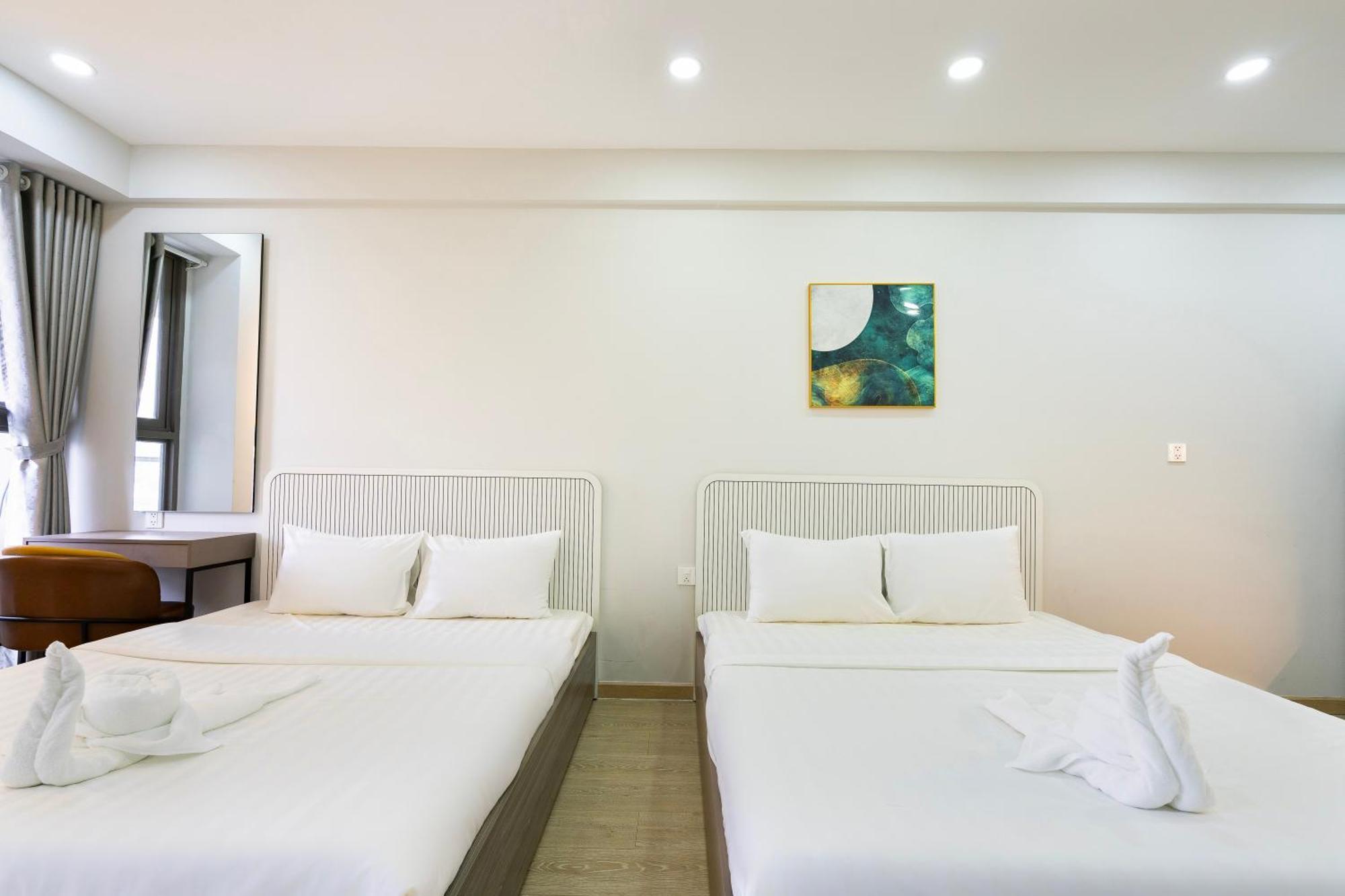Otis Millennium Saigon Balcony Apartment Ho Chi Minh City