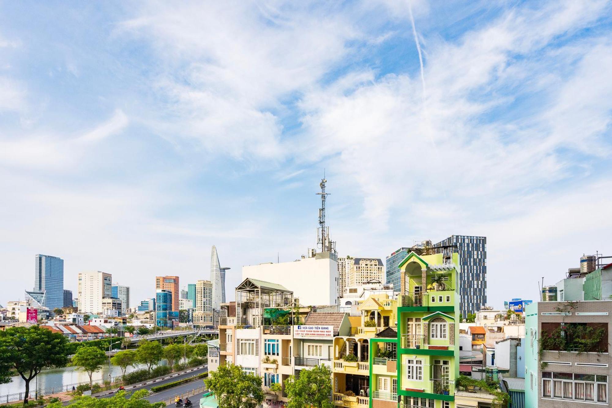 Otis Millennium Saigon Balcony Apartment