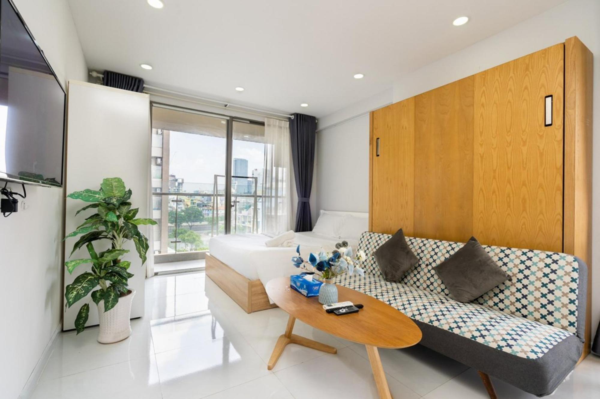 Apartment Otis Millennium Saigon Balcony *