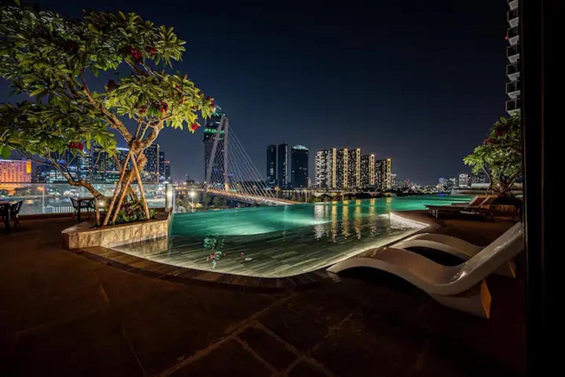 The Opera Cental Saigon Free Pool-gym-sauna Room- Golf Mini Ho Chi Minh City