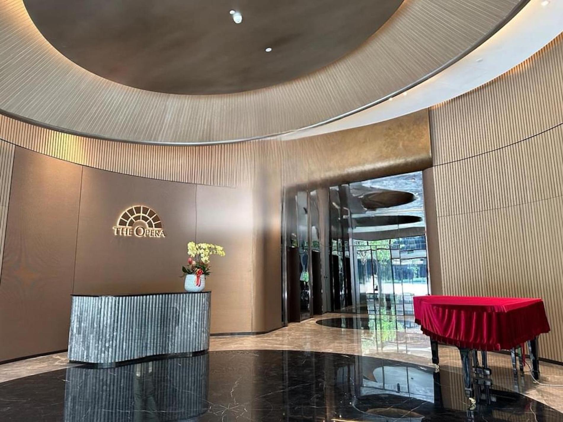 Apartment The Opera Cental Saigon Free Pool-gym-sauna Room- Golf Mini