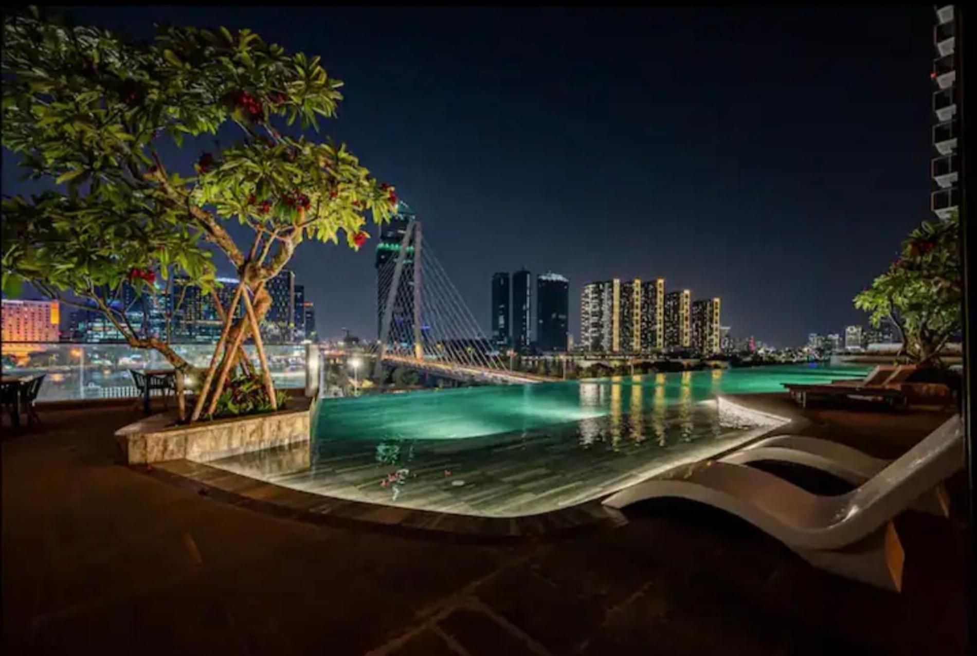 The Opera Cental Saigon Free Pool-gym-sauna Room- Golf Mini * Ho Chi Minh City