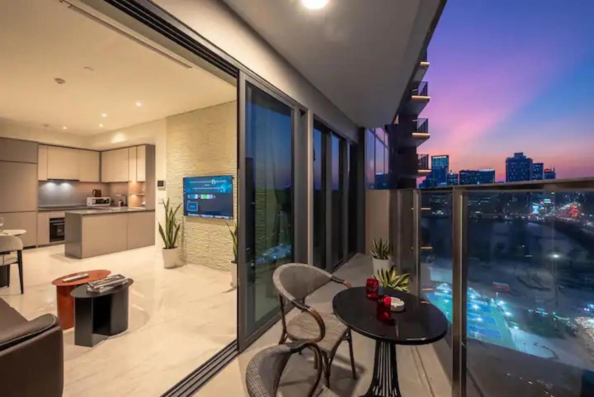 Apartment The Opera Cental Saigon Free Pool-gym-sauna Room- Golf Mini Ho Chi Minh City