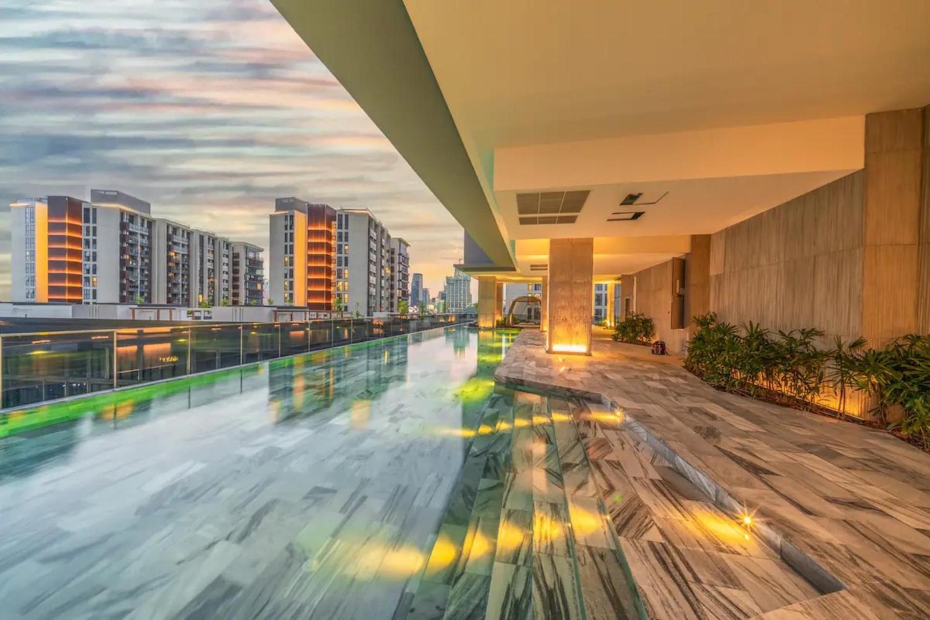 The Opera Cental Saigon Free Pool-gym-sauna Room- Golf Mini