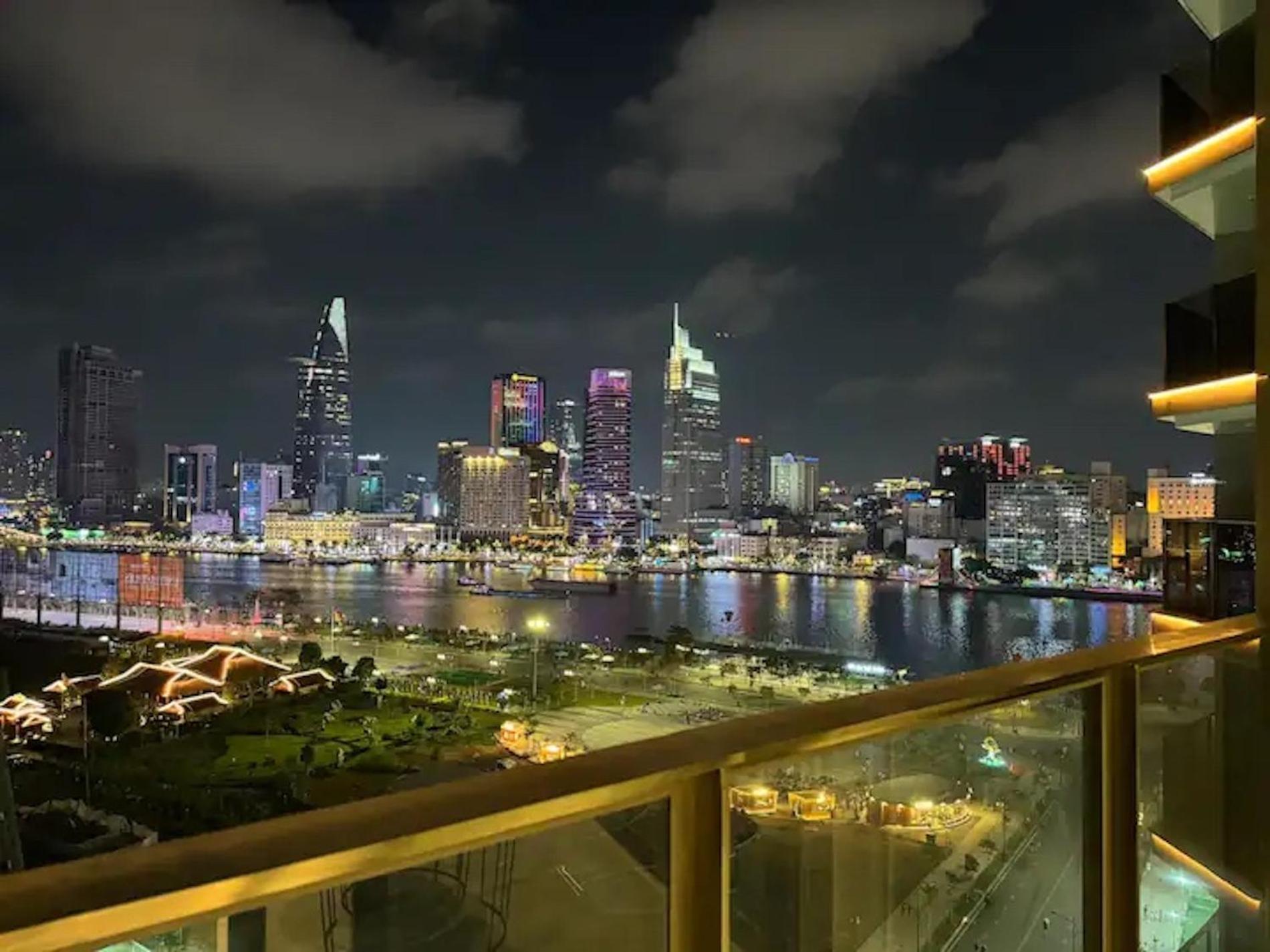 The Opera Cental Saigon Free Pool-gym-sauna Room- Golf Mini * Ho Chi Minh City