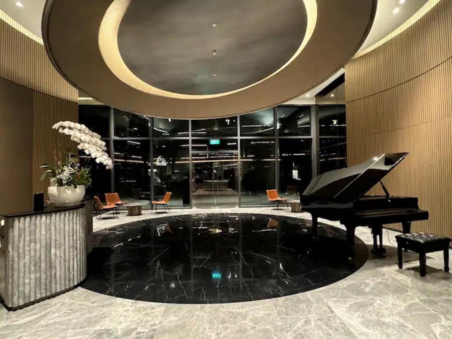 Apartment The Opera Cental Saigon Free Pool-gym-sauna Room- Golf Mini Ho Chi Minh City