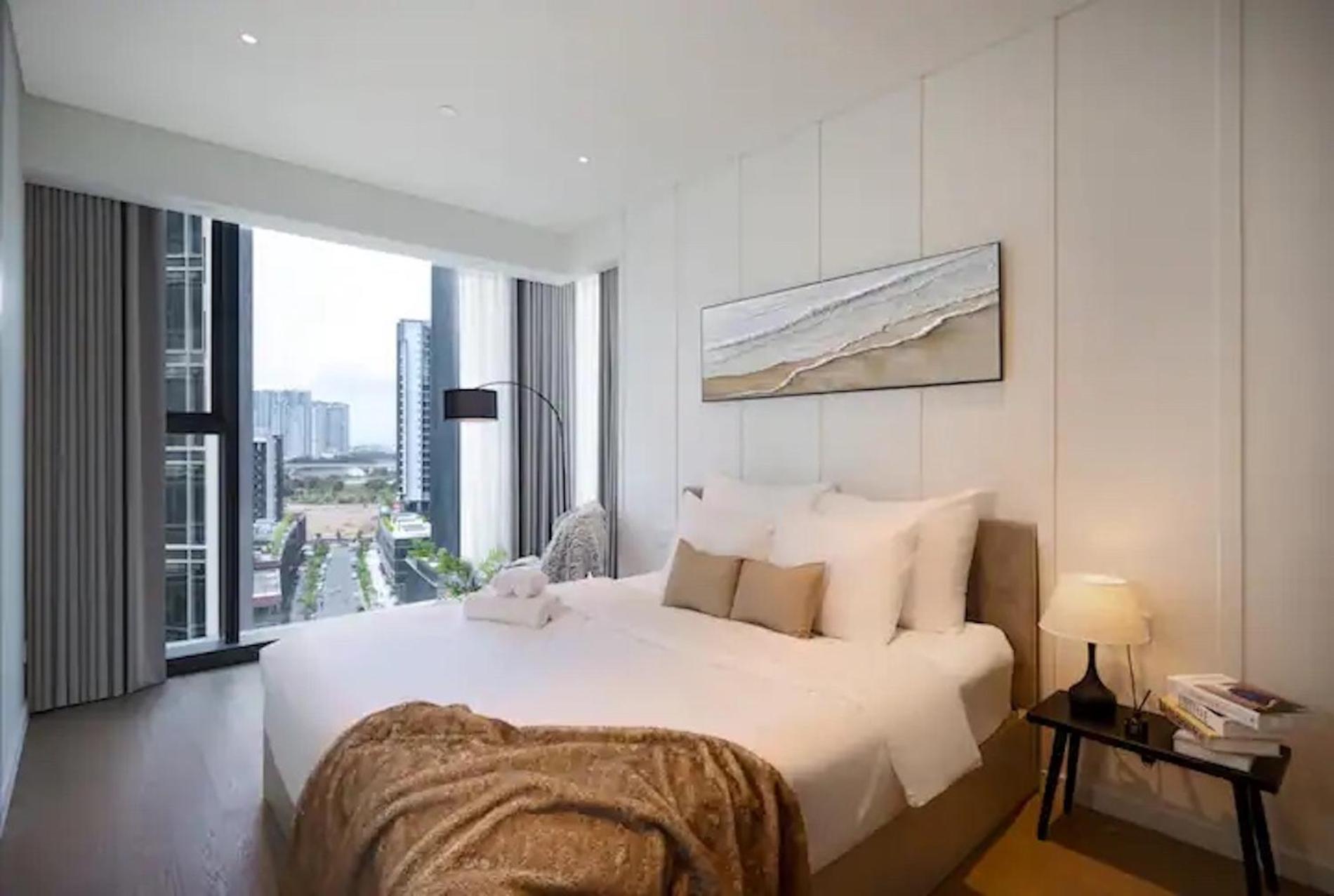 Apartment The Opera Cental Saigon Free Pool-gym-sauna Room- Golf Mini *