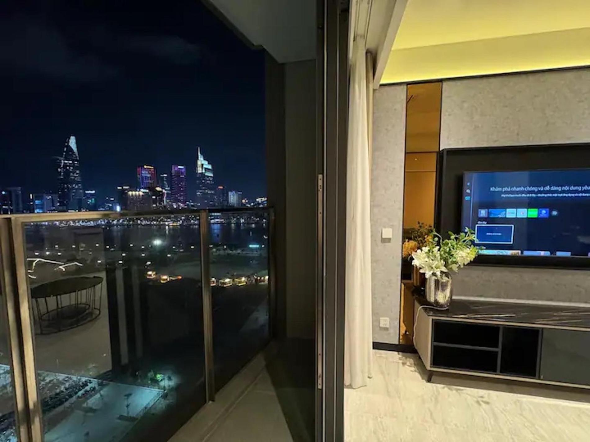 The Opera Cental Saigon Free Pool-gym-sauna Room- Golf Mini *