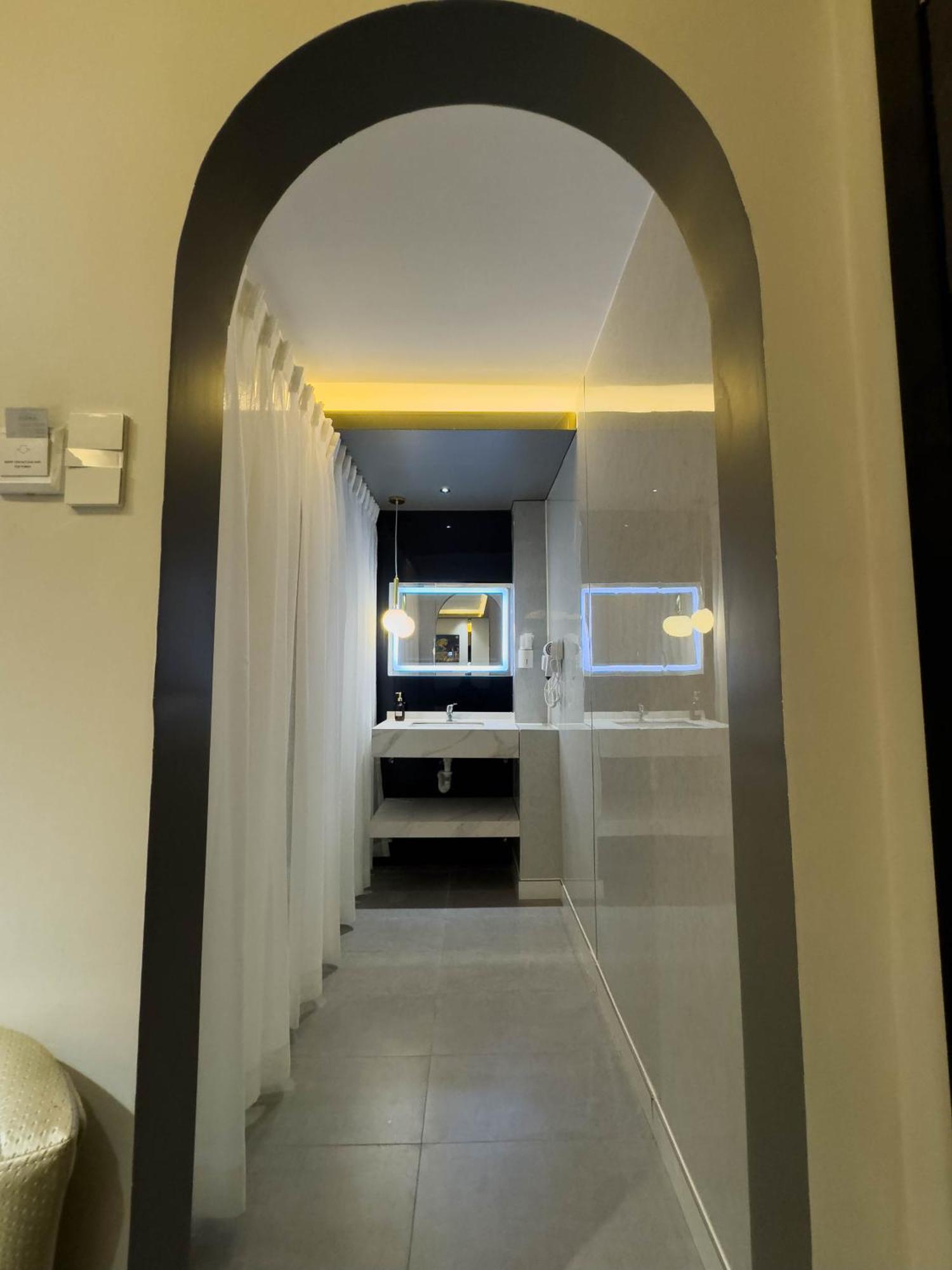 M&h 2* Bandar Ho Chi Minh