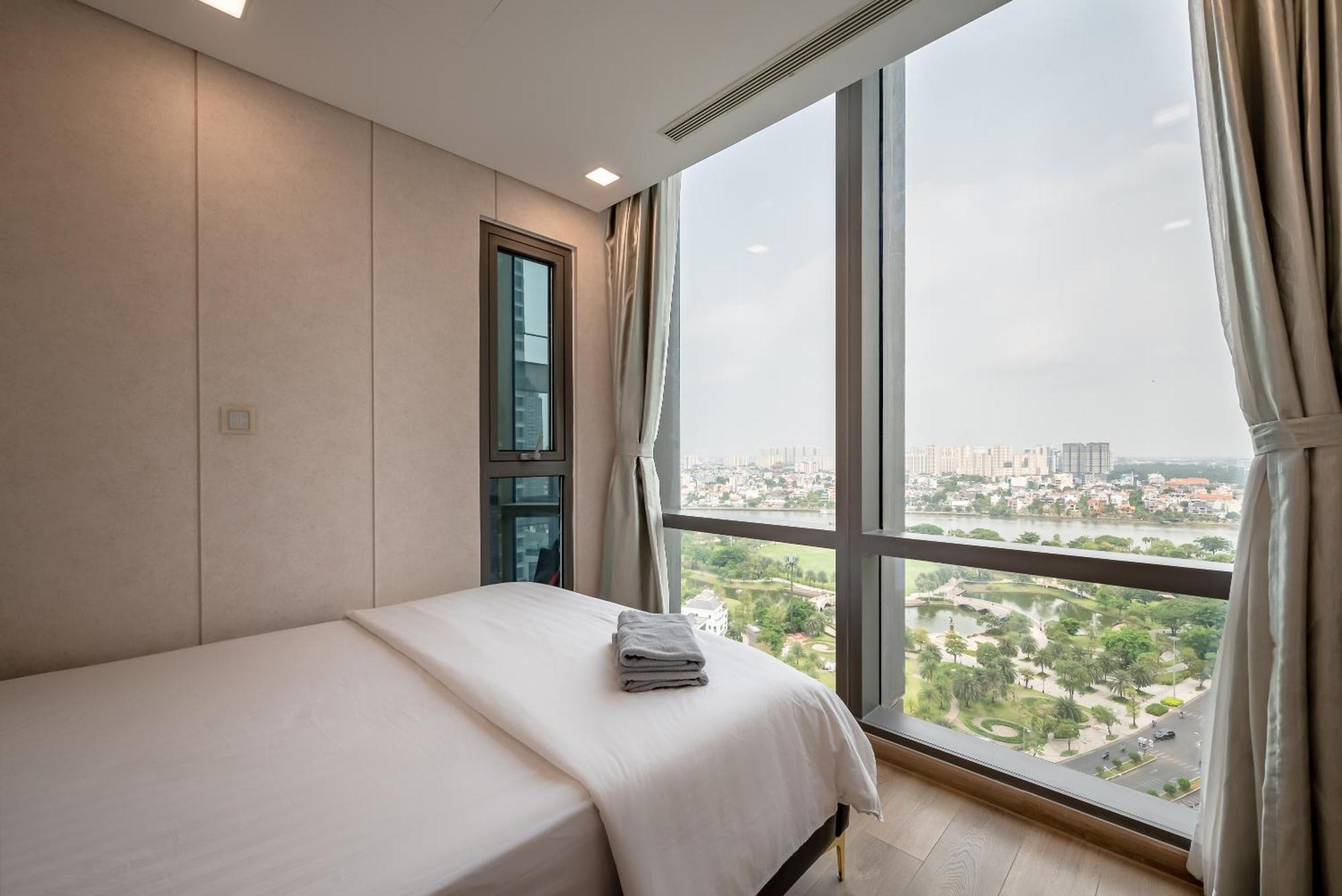 Landmark 81 Condotel Garden Bay Apartment *