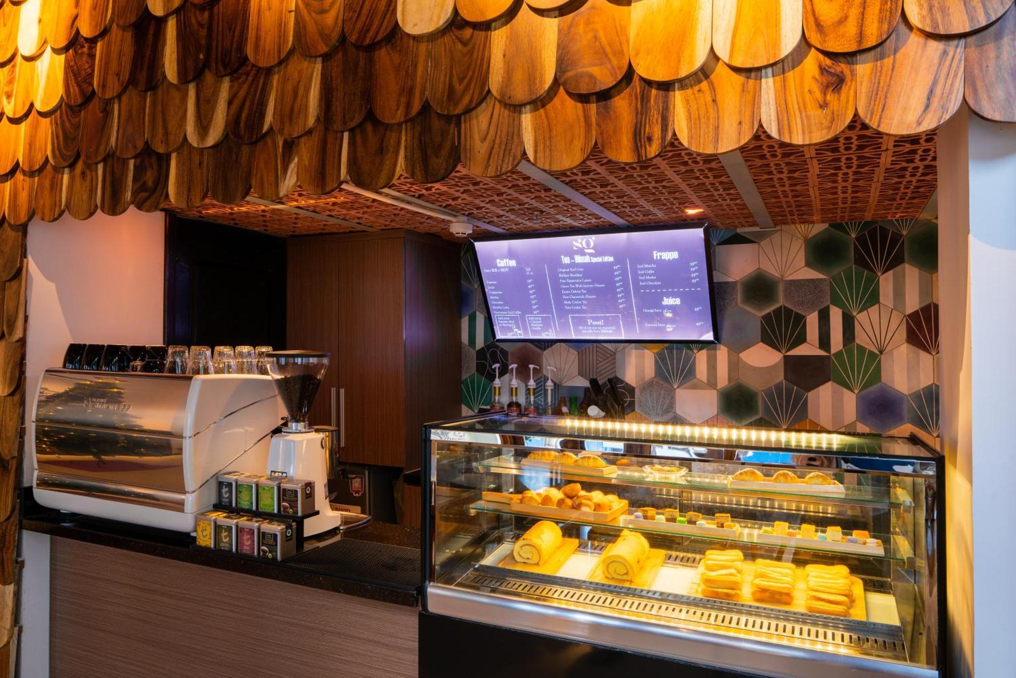 Sky Gem Hotel 4*