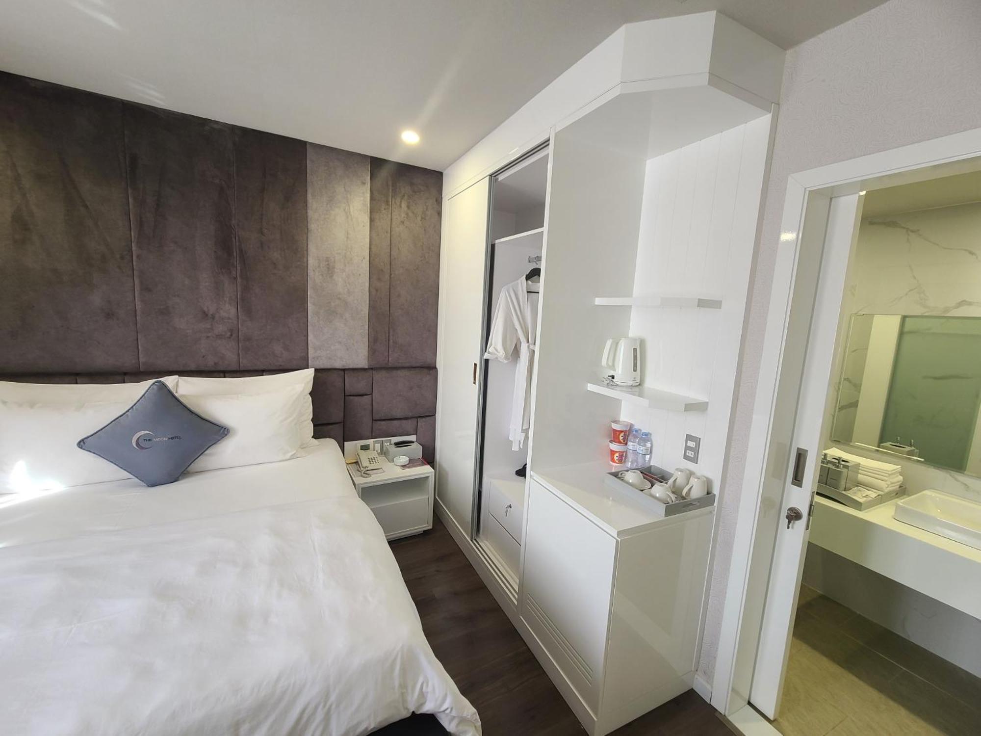 Hotel The Moon 3 2*