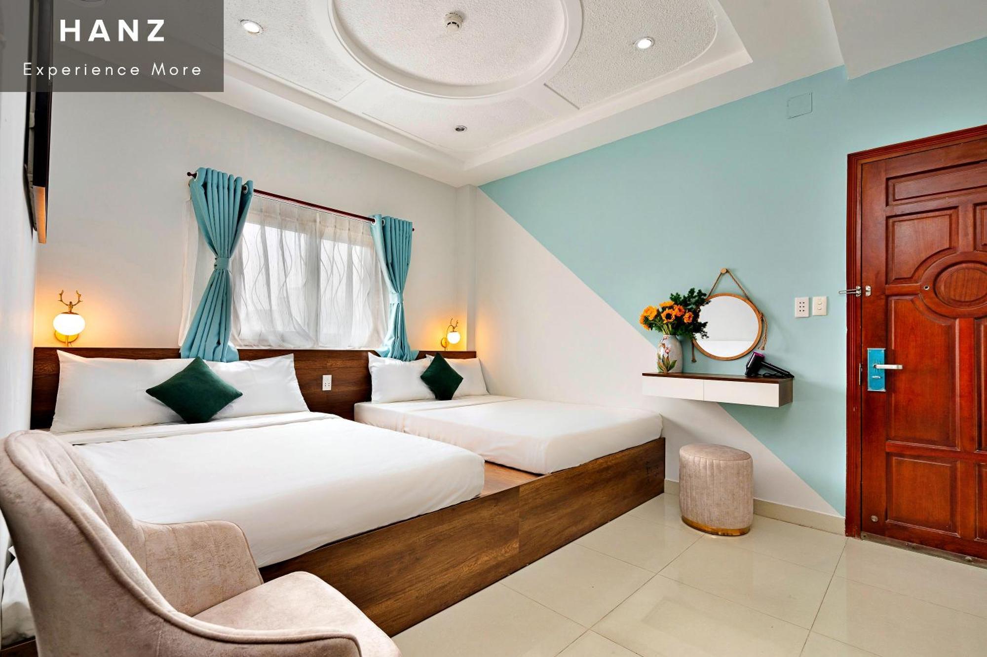 Hanz 137 Vivianne De Tham Hotel