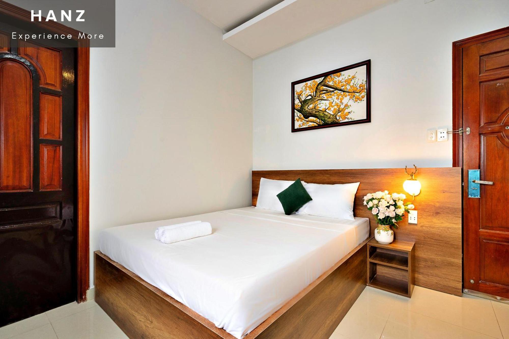 Hanz 137 Vivianne De Tham Hotel