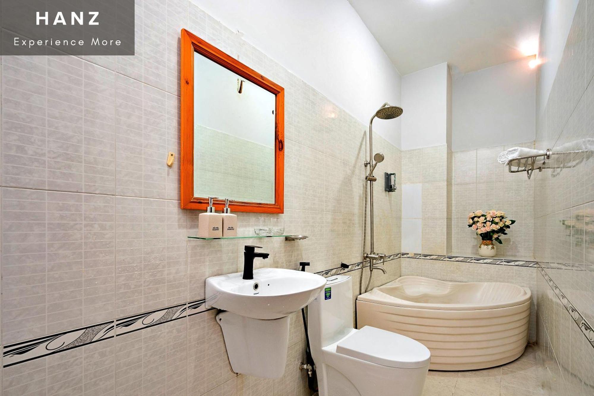 Hanz 137 Vivianne De Tham Hotel 3*