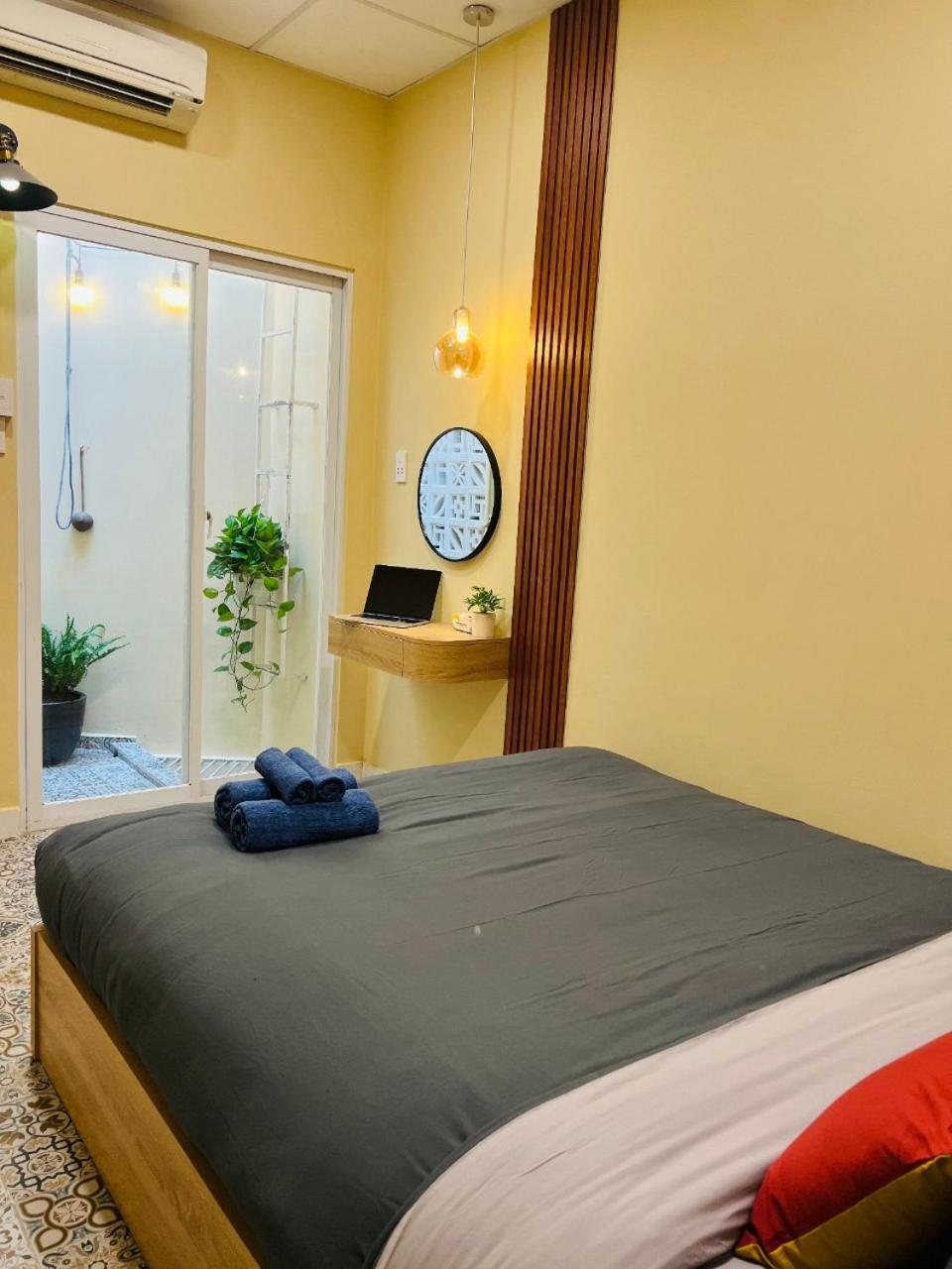 Nguyen Nha 2 Phong Ngu, 3 Guong, 45 Pham Viet Chanh - 1 Tret - 1 Lau Apartment *