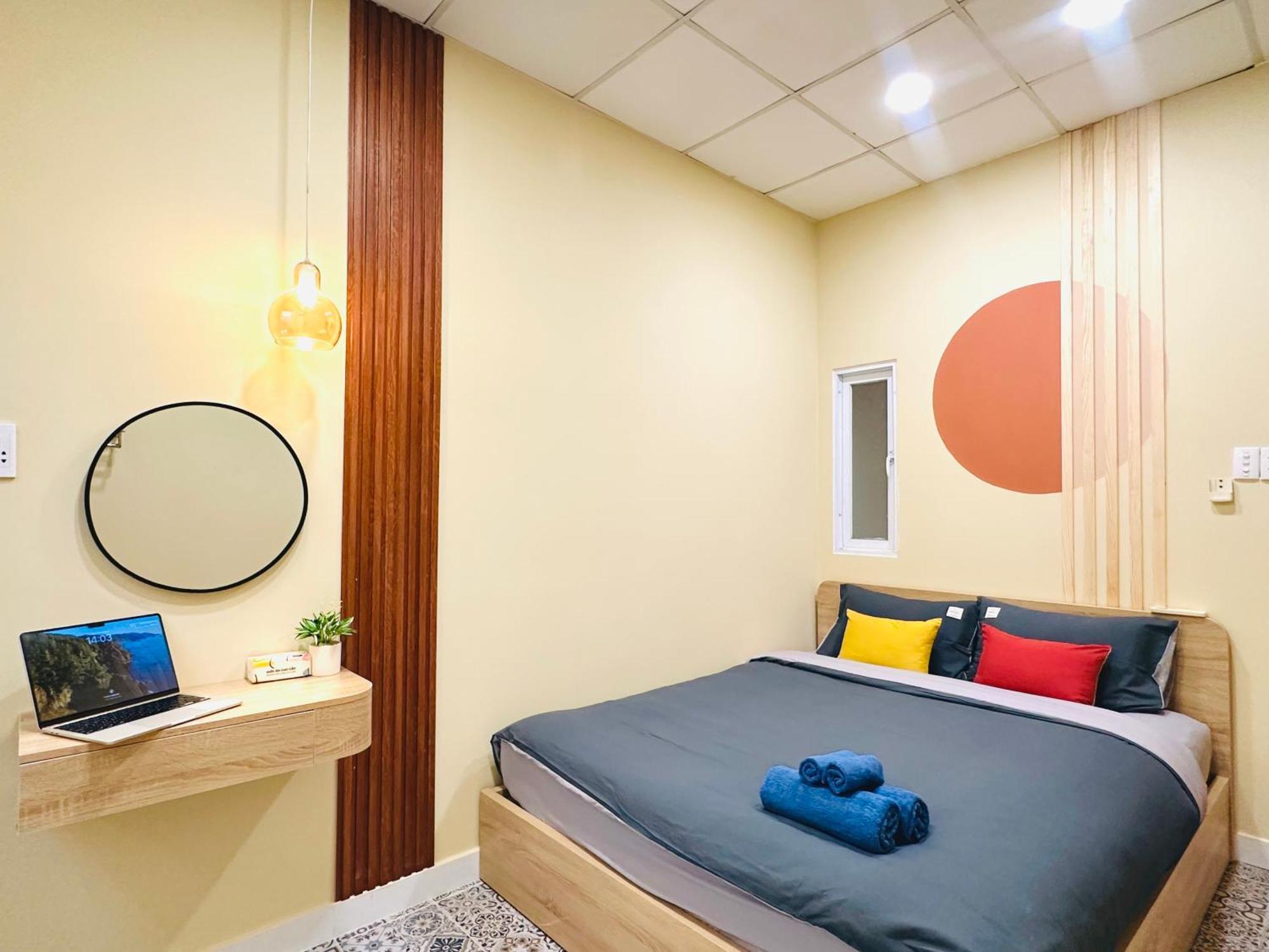 Nguyen Nha 2 Phong Ngu, 3 Guong, 45 Pham Viet Chanh - 1 Tret - 1 Lau Apartment *