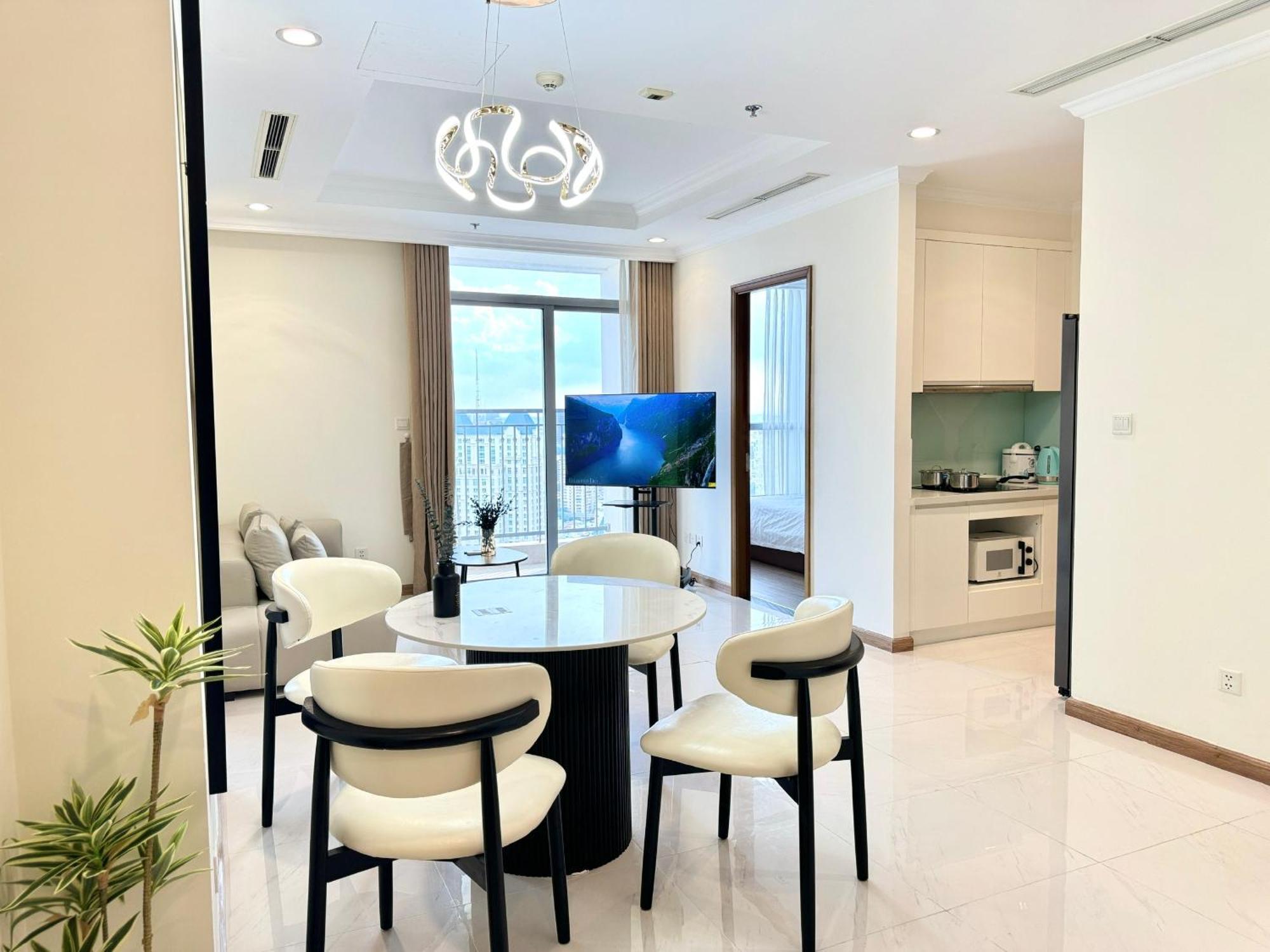 Landmark Luxury - Luna Ho Chi Minh City