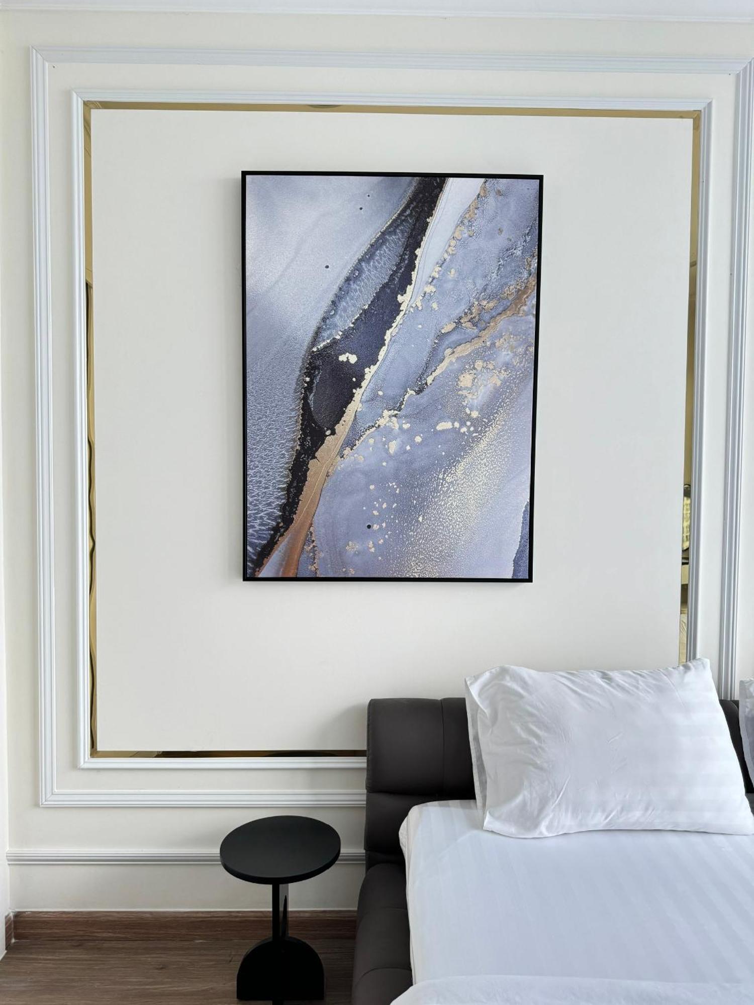 Landmark Luxury - Luna * Ho Chi Minh City