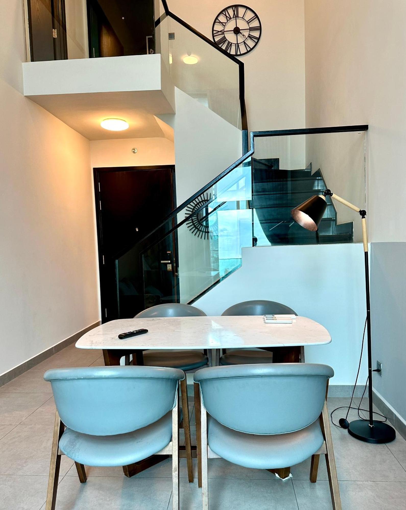 Feliz Luxurry Duplex Saigon Apartment *