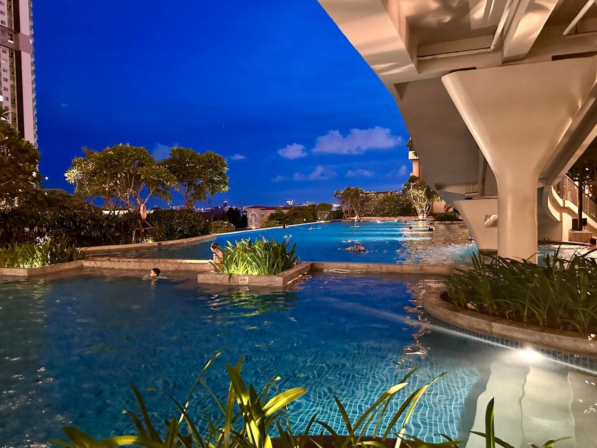 Feliz Luxurry Duplex Saigon Apartment *
