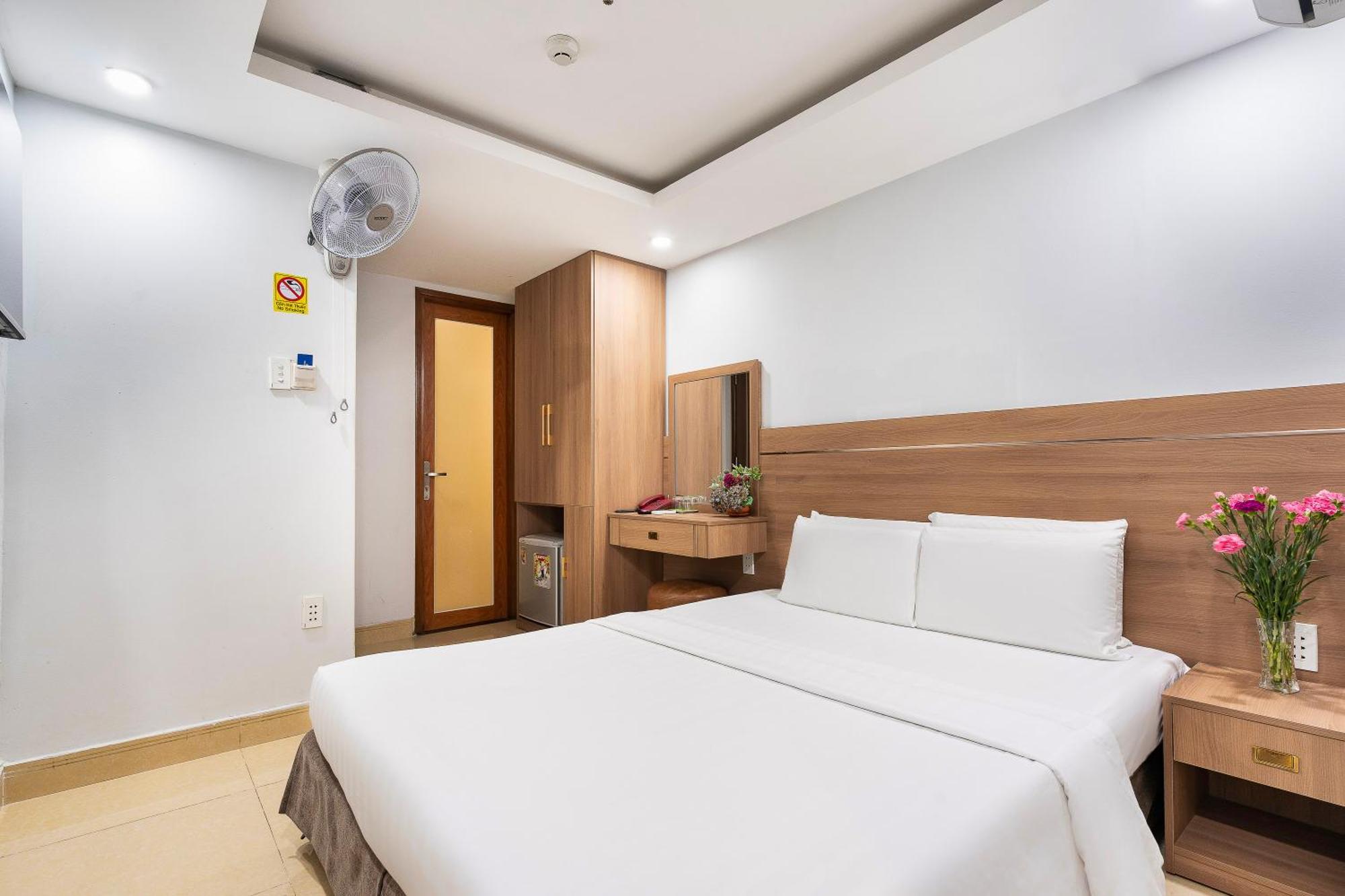 Lucky Star Nguyen Trai Q5 Hotel
