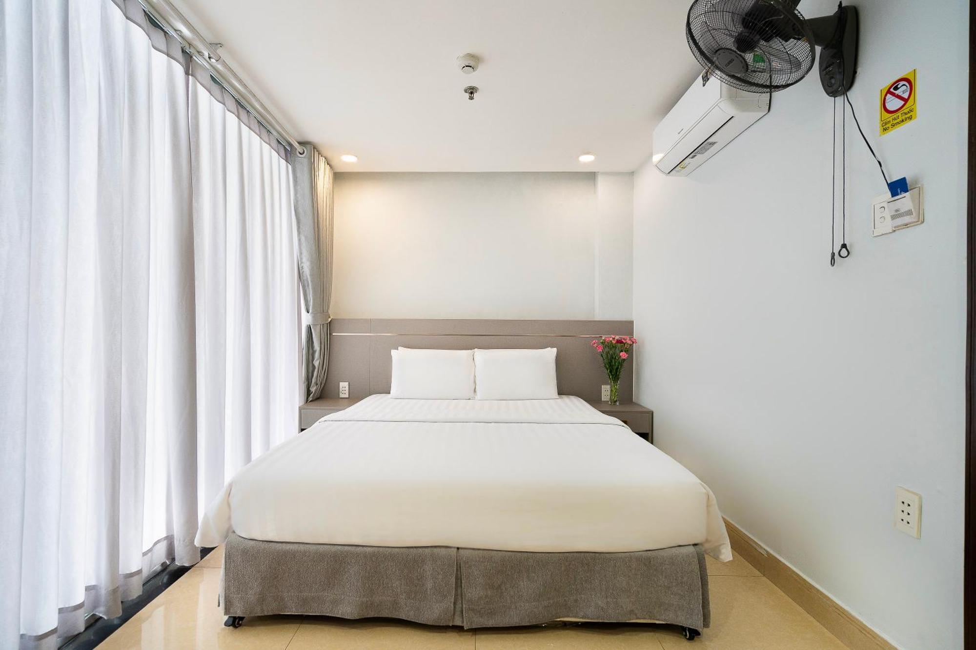 Lucky Star Nguyen Trai Q5 Hotel 3*
