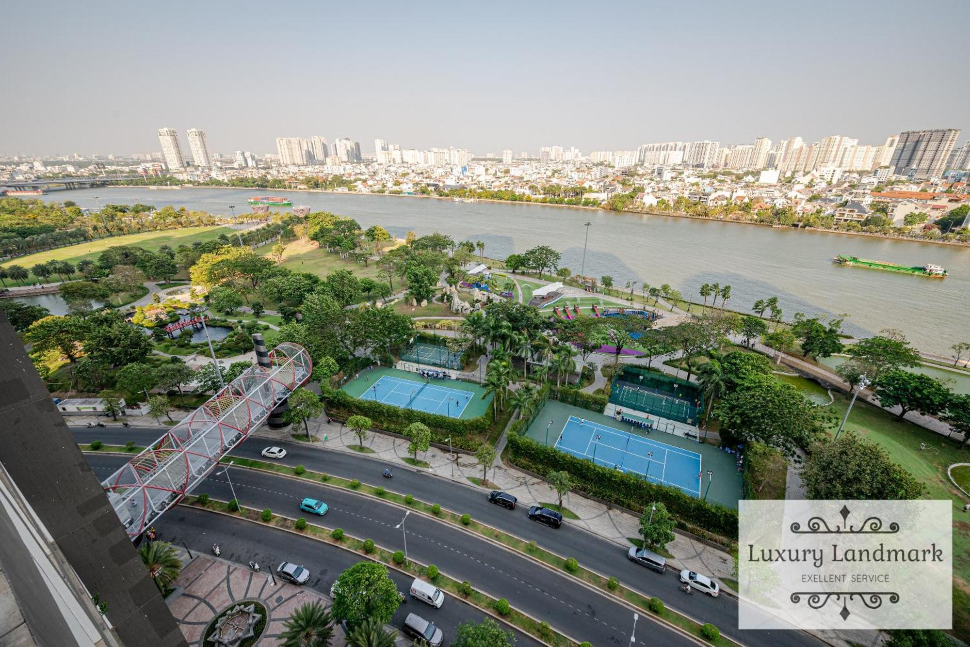 Aparthotel Landmark De Fusion - Vinhomes Central Park Ho Chi Minh City