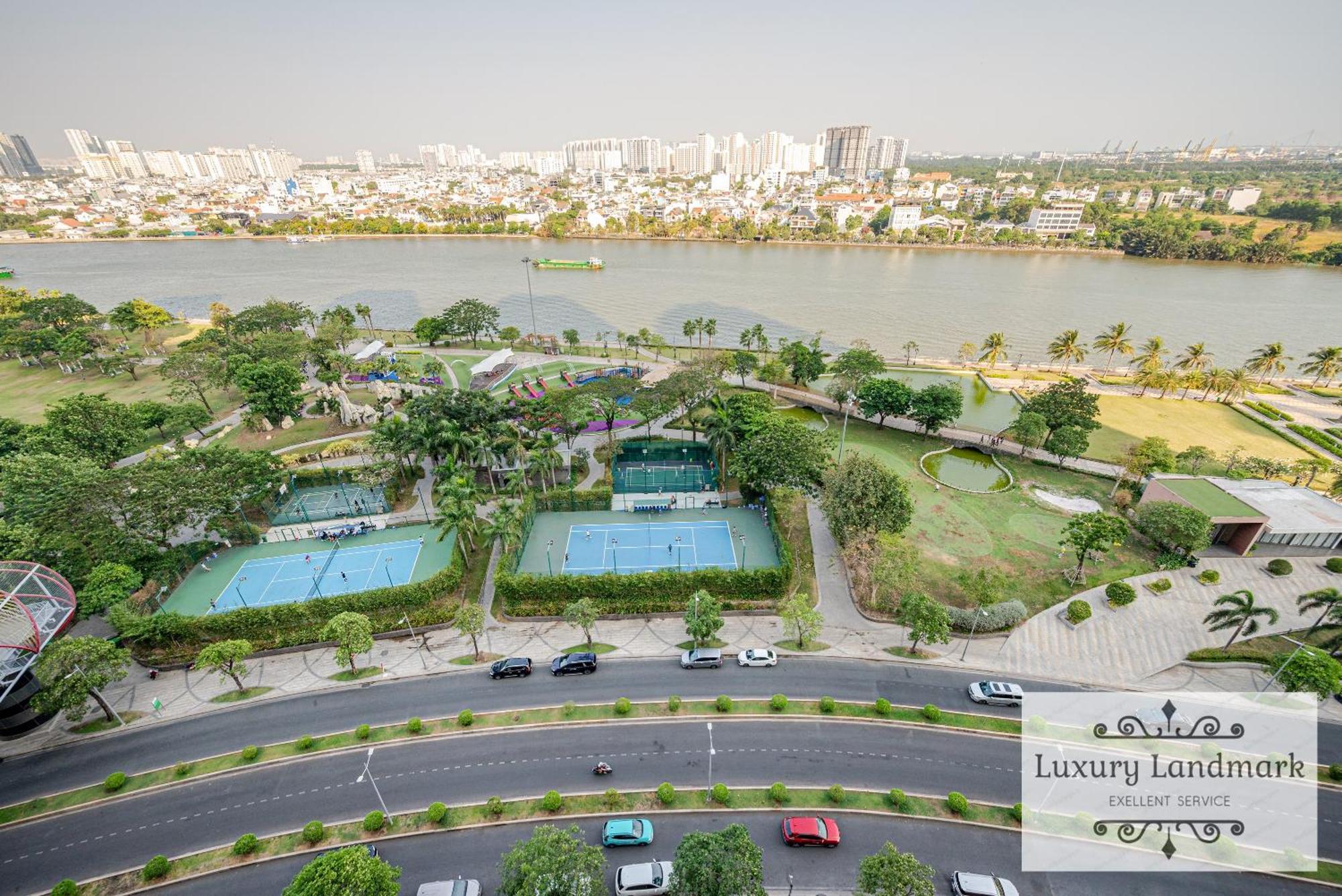 Aparthotel Landmark De Fusion - Vinhomes Central Park Ho Chi Minh City