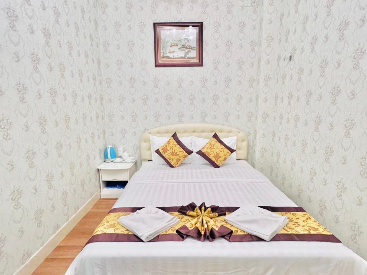 Reddoorz Truc Huyen 2*