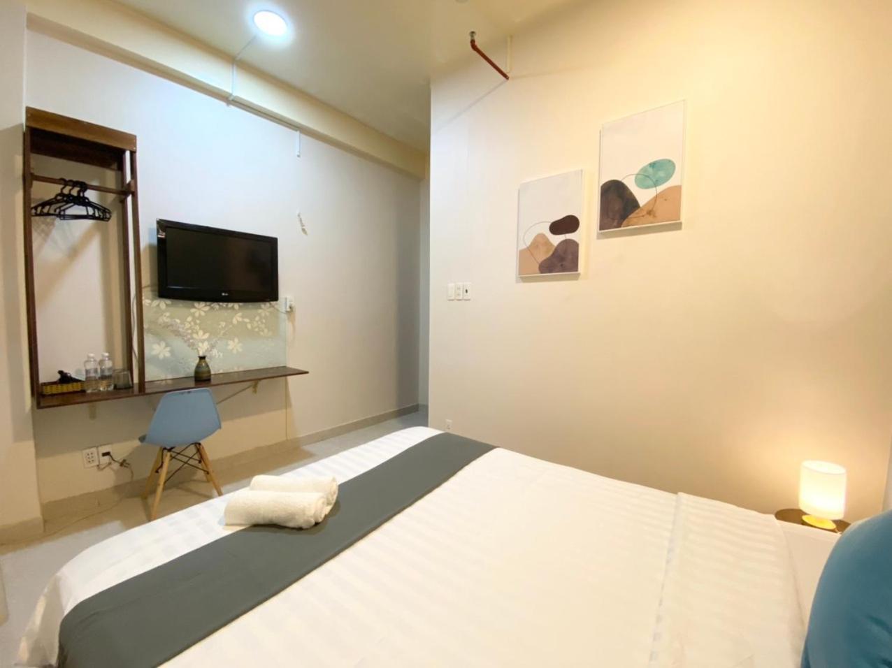 Acorn Hotel
