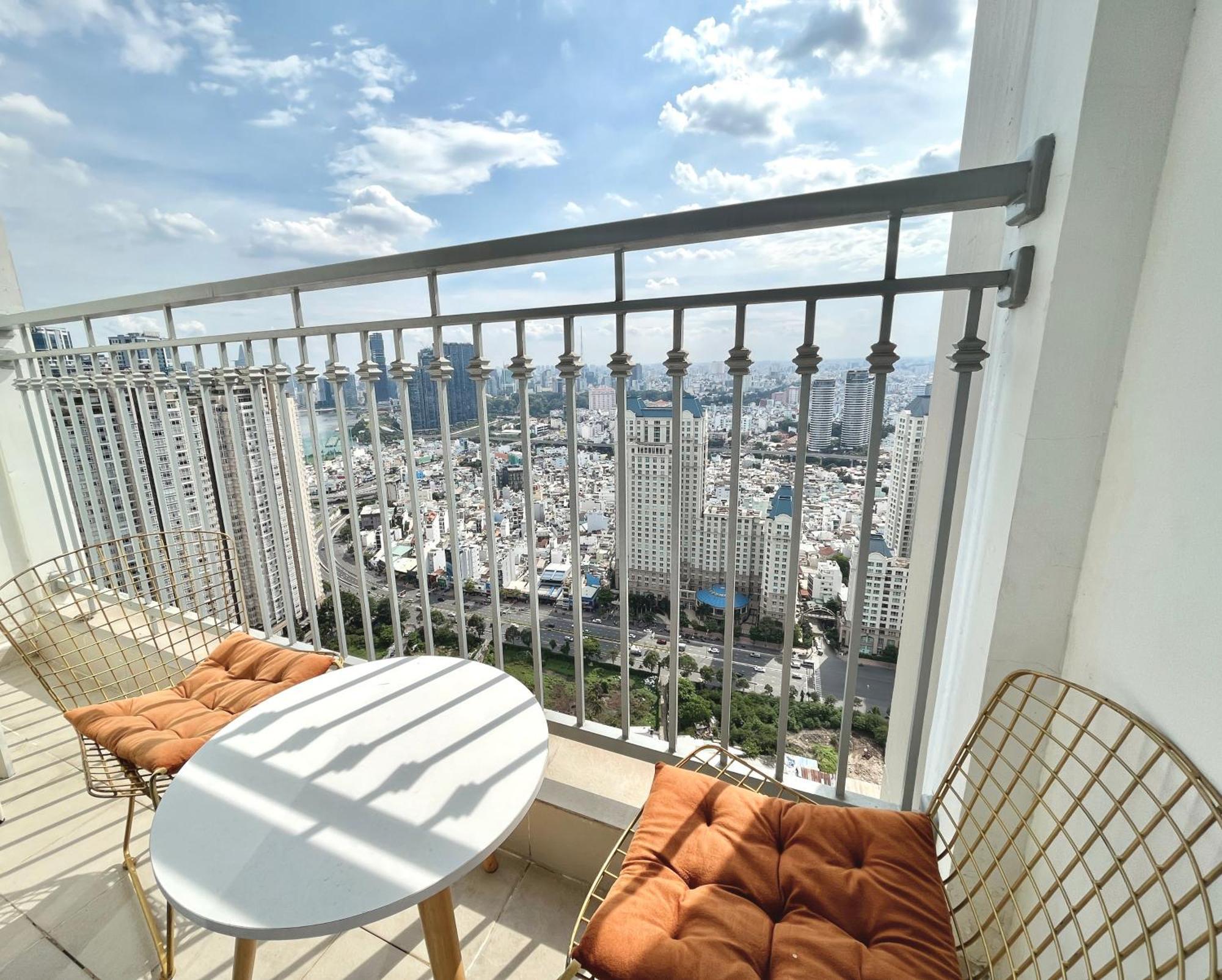 Allen Luxury - Vinhomes Park Pangsapuri Bandar Ho Chi Minh