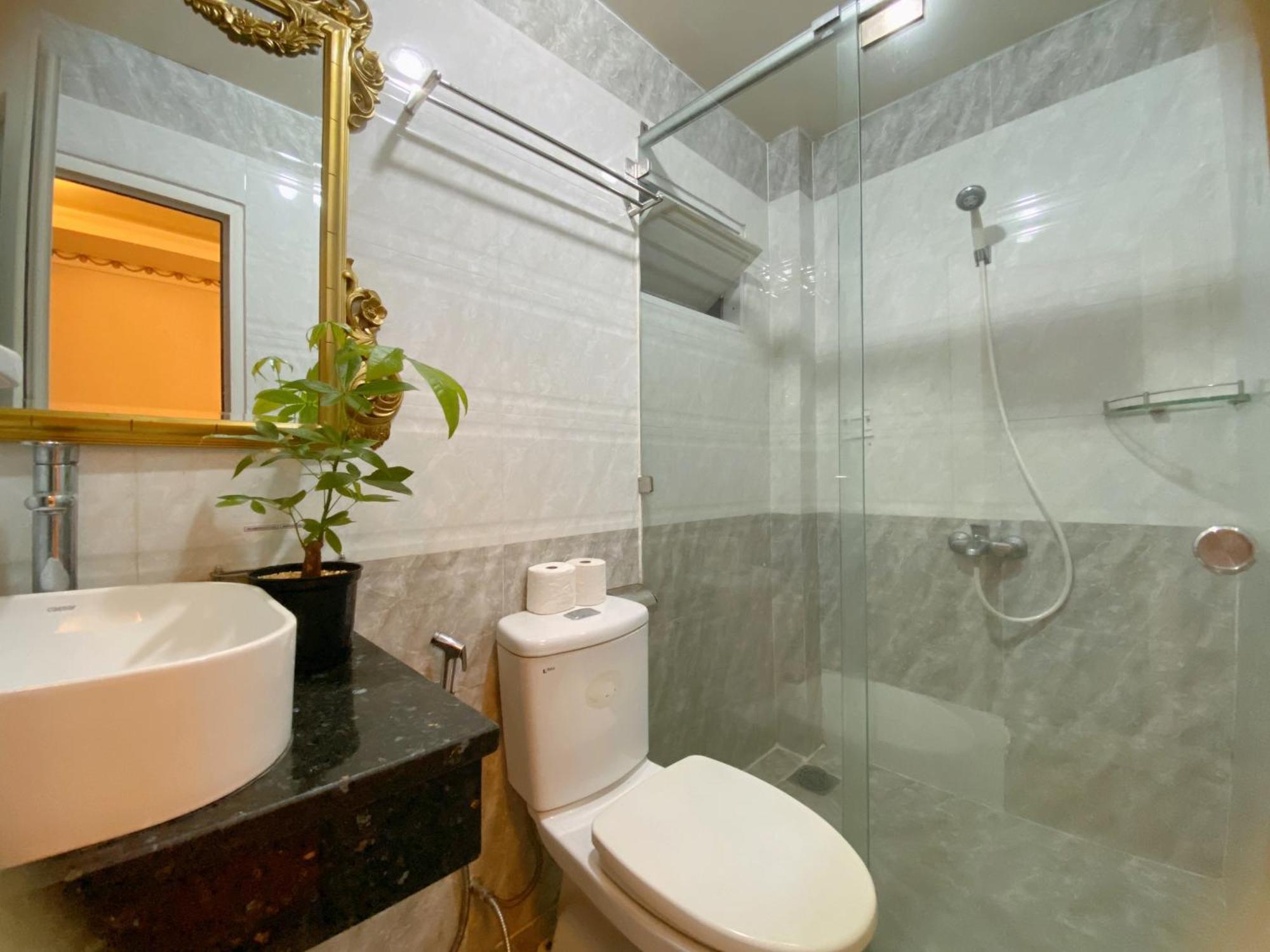 Crowne Bui Vien Hotel 2*