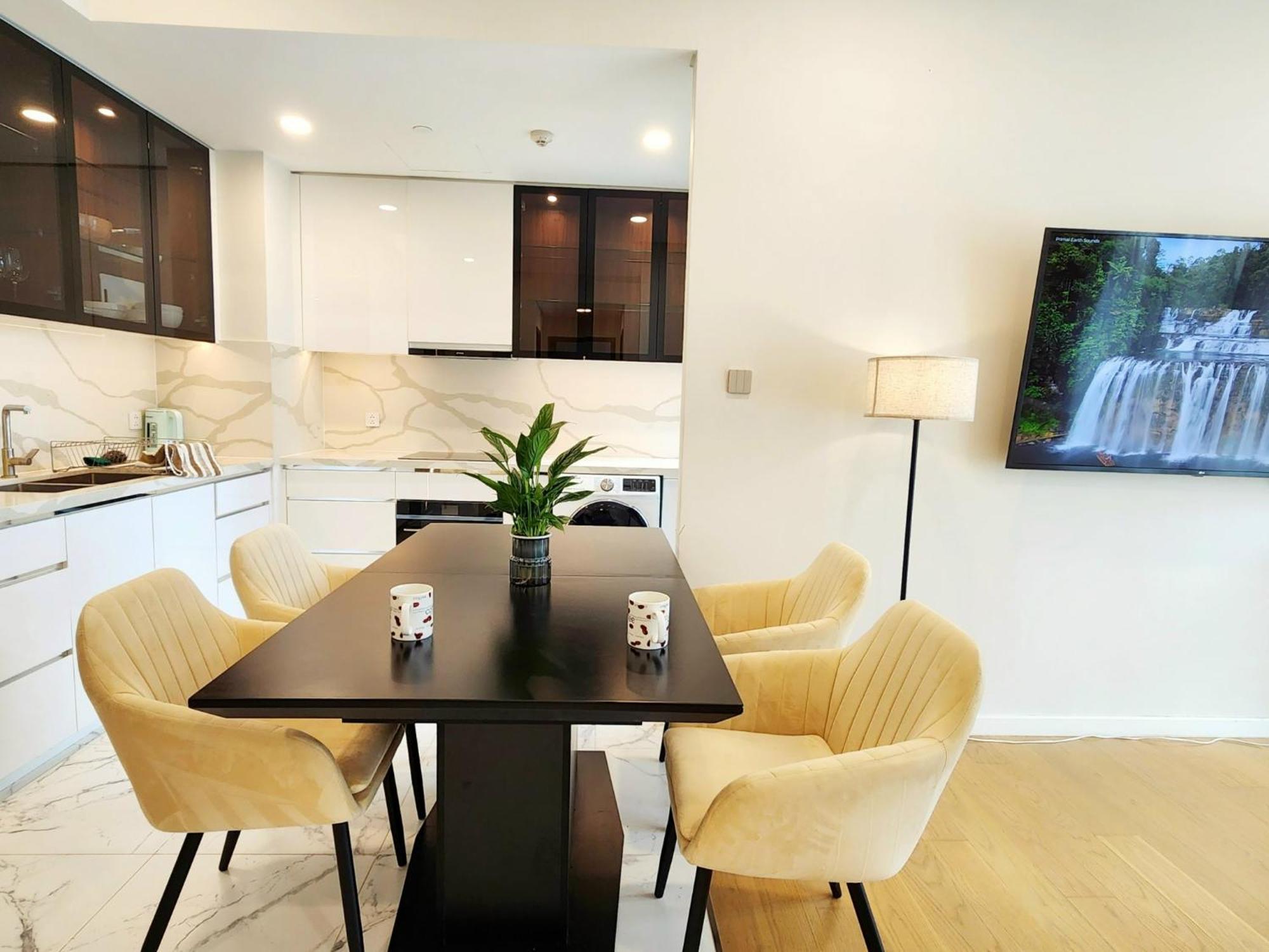 The Metropole Apartment *