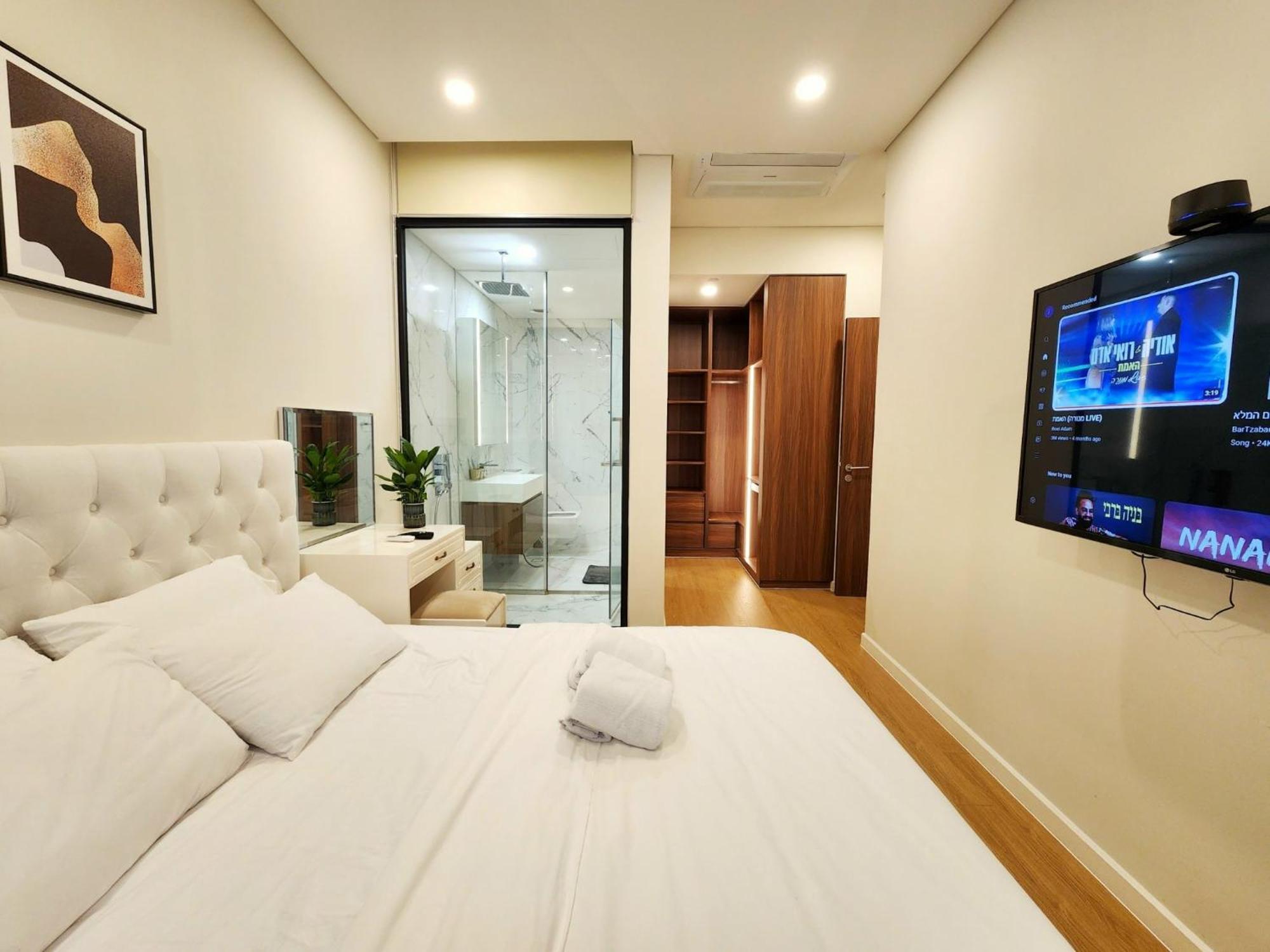The Metropole Apartment