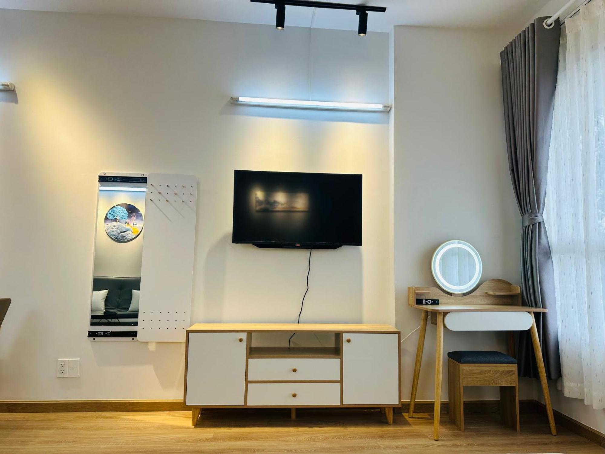 Charmington La Pointe - Luxury District 10 Apartment