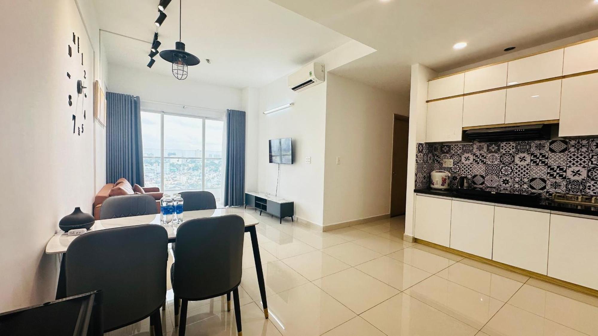 Charmington La Pointe - Luxury District 10 Apartment