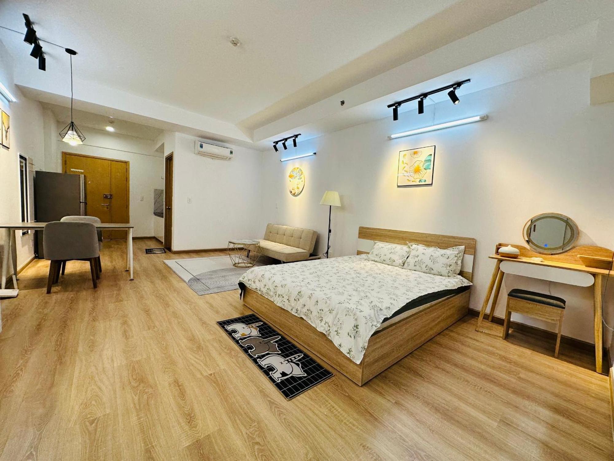 Charmington La Pointe - Luxury District 10 Apartment