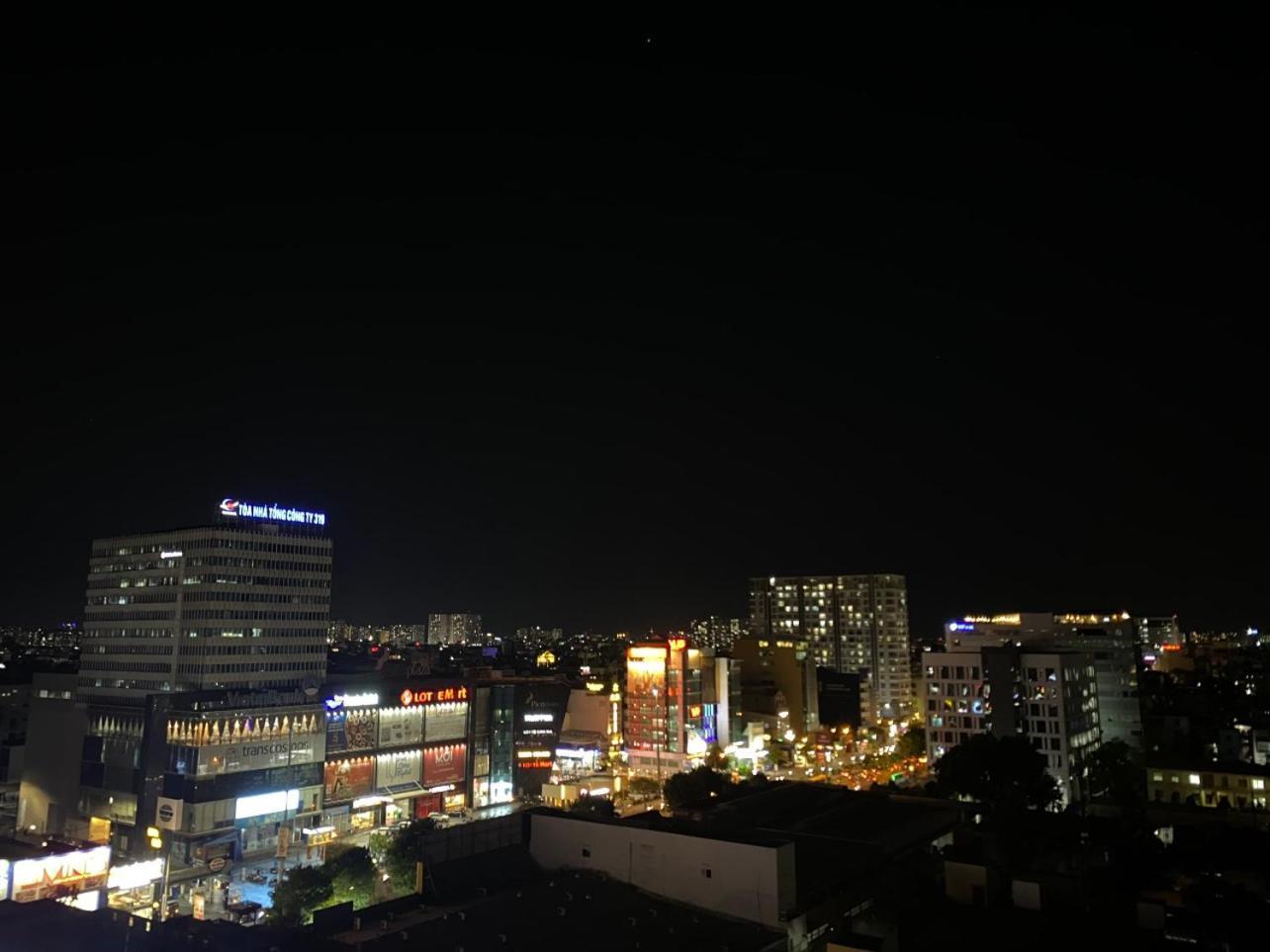 Serviced At Republic Plaza - Pool & View, Near T3 Airport Tan Son Nhat *