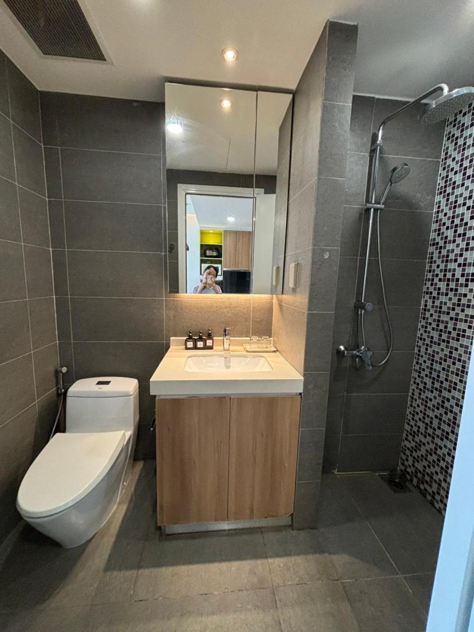 Serviced At Republic Plaza - Pool & View, Near T3 Airport Tan Son Nhat *