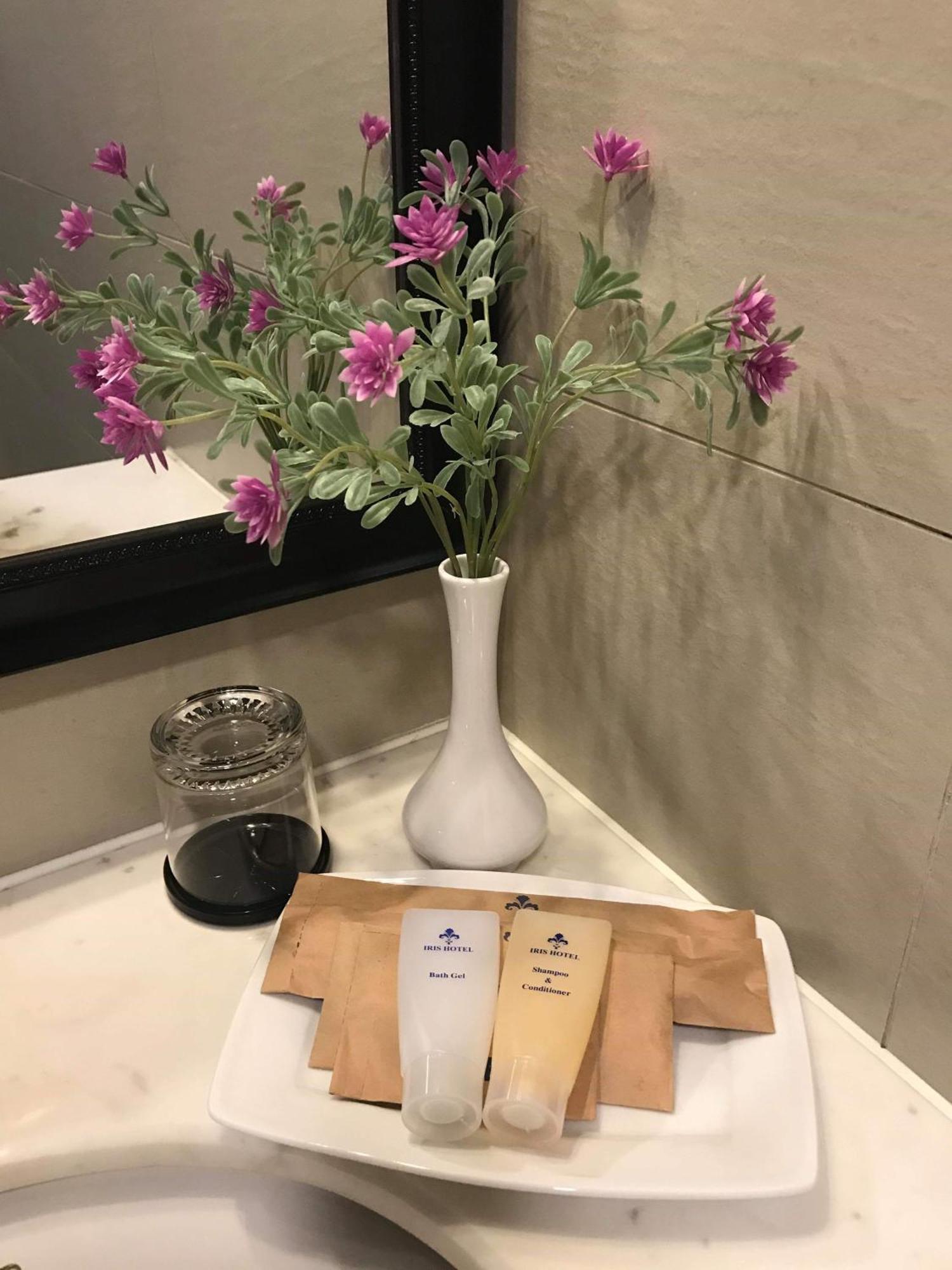Khách sạn Iris Saigon 3*