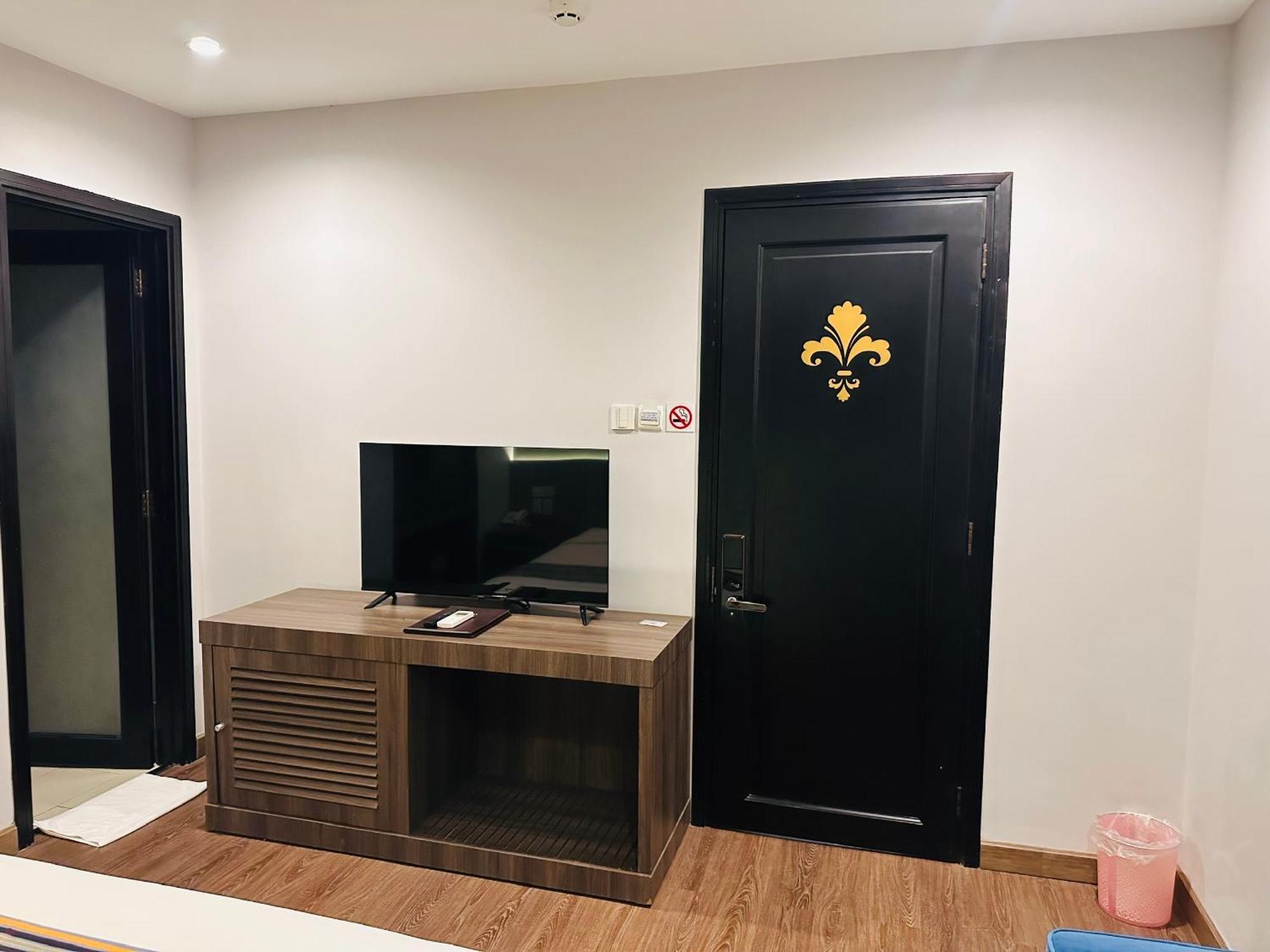 Khách sạn Iris Saigon