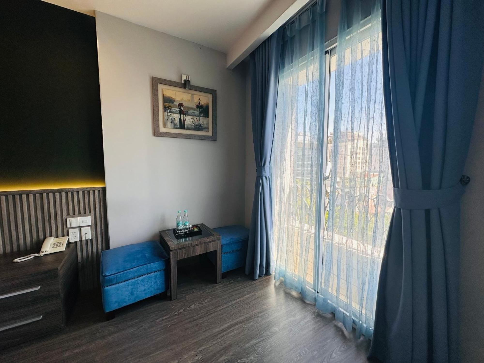 Khách sạn Iris Saigon 3*