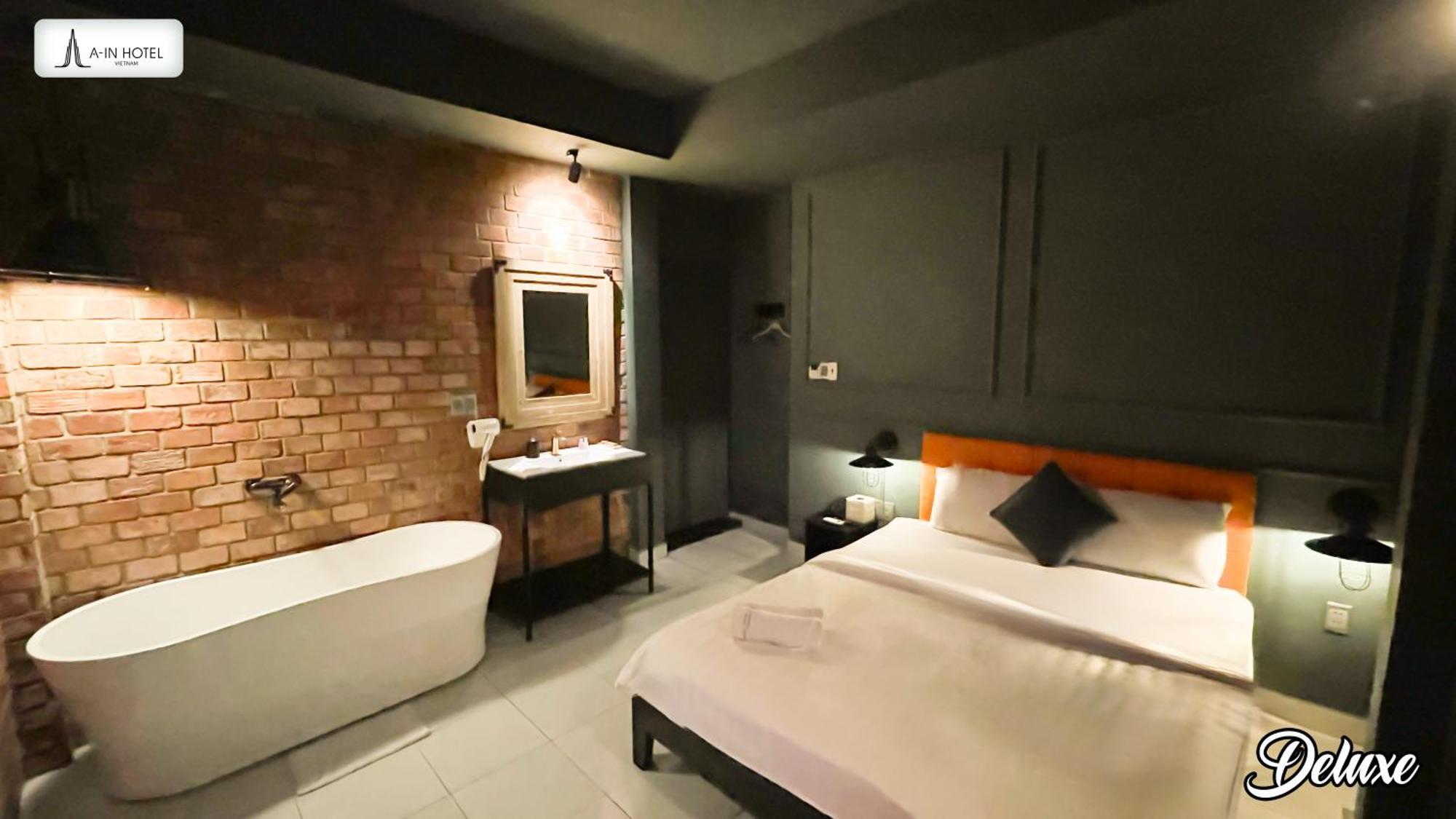 A In Glamour Hotel