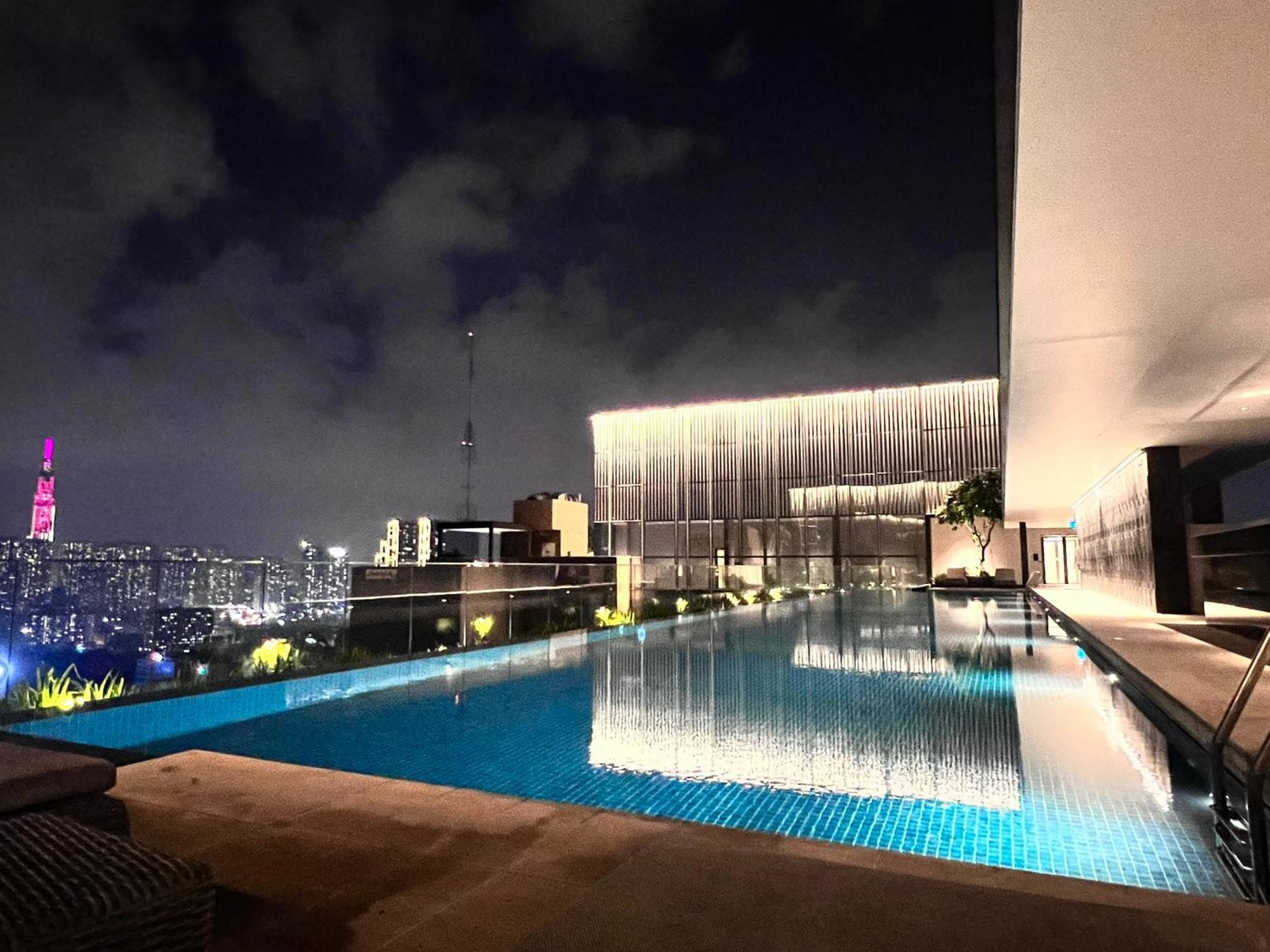 Luxury The Marq-free Infinity Pool, Gym & Bbq-d1 Bed & Breakfast