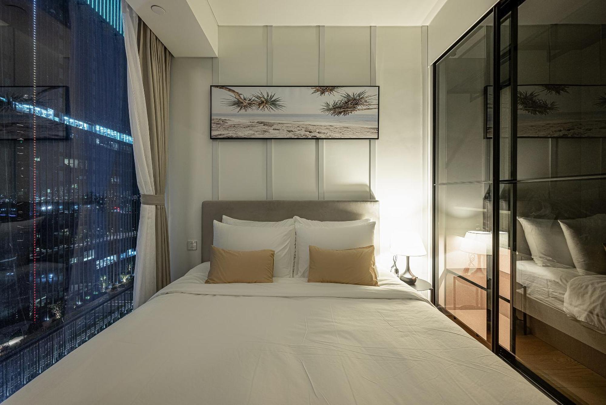 Apartment The Metropole Opera By Kaystay